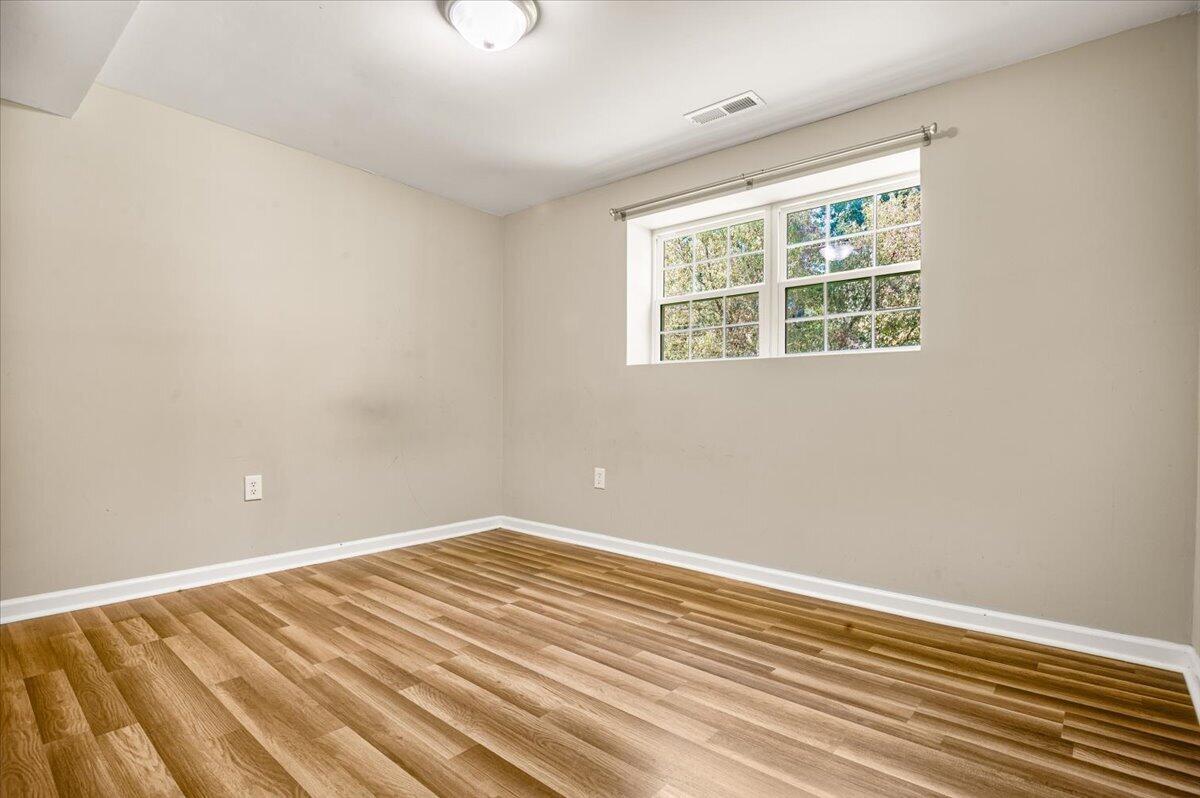 305 Maple Street Property Photo 28