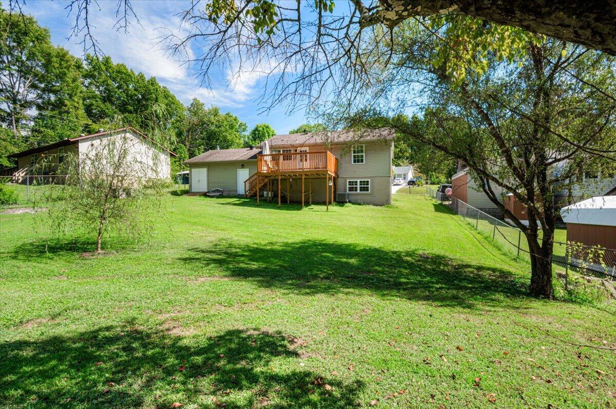 305 Maple Street Property Photo 31