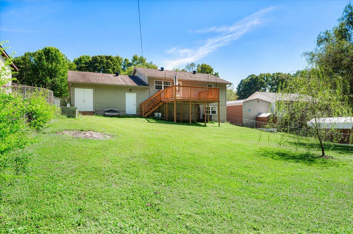 305 Maple Street Property Photo 32