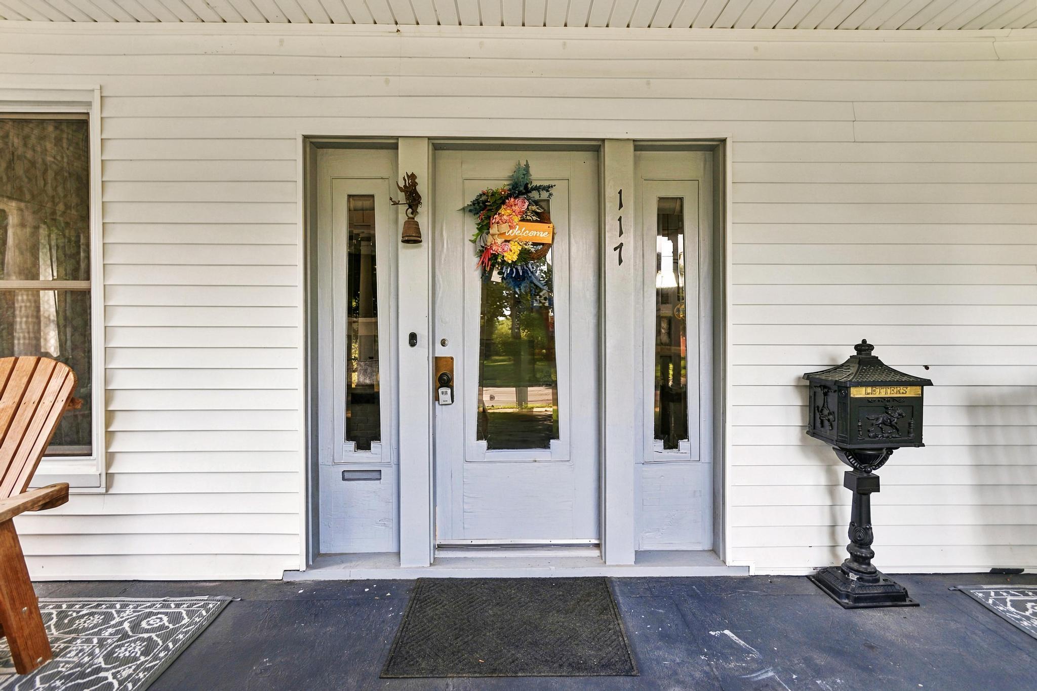 117 W Elm Street Property Photo 4