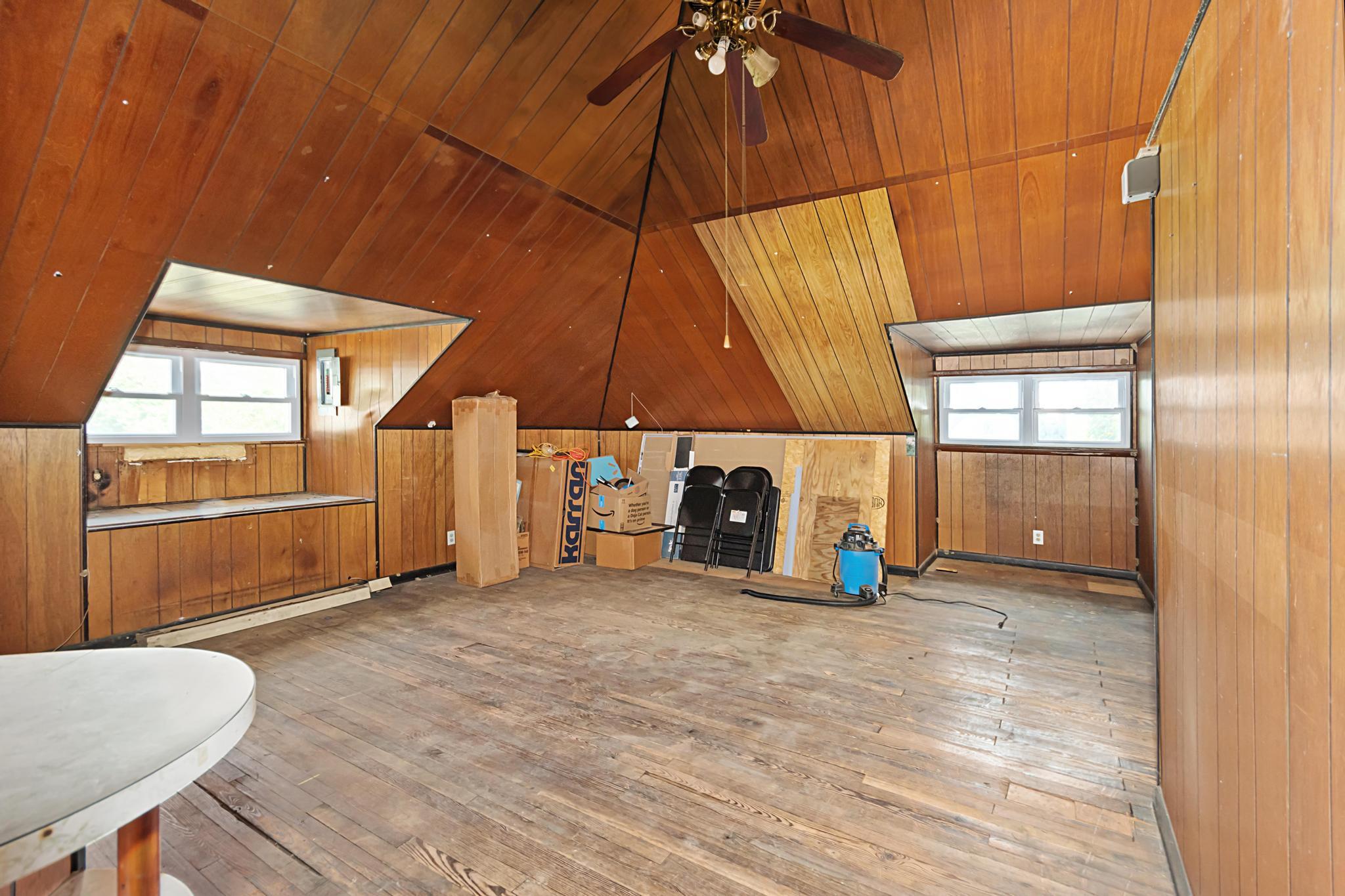 117 W Elm Street Property Photo 24