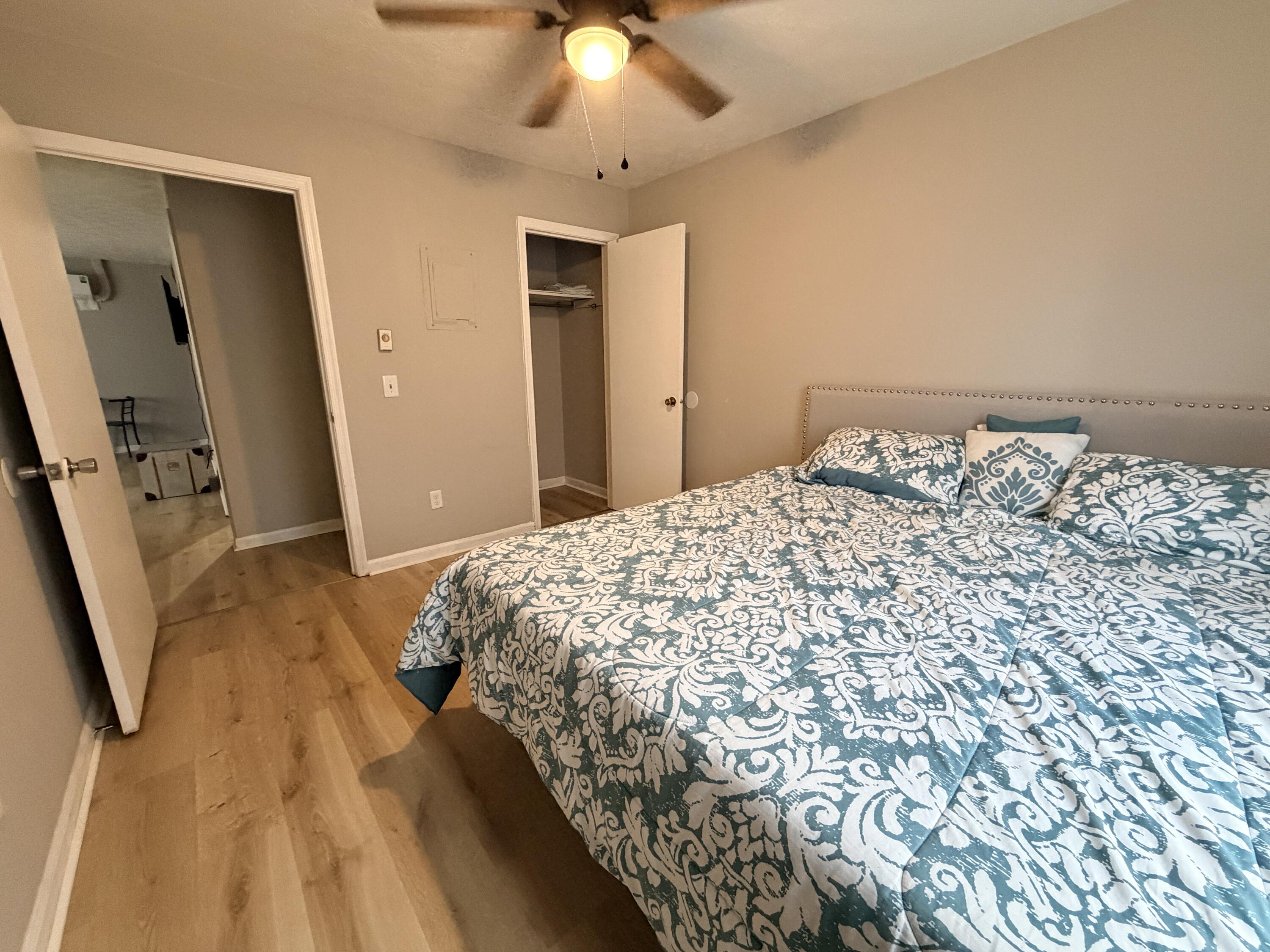 115 E Walnut Street Property Photo 13