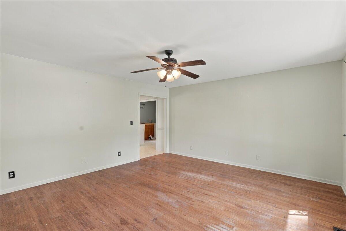 202 Oakcrest Drive Property Photo 2
