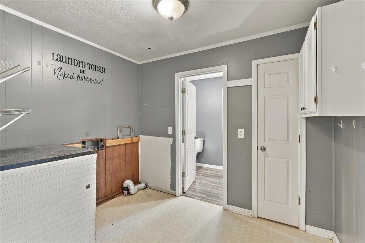 202 Oakcrest Drive Property Photo 12