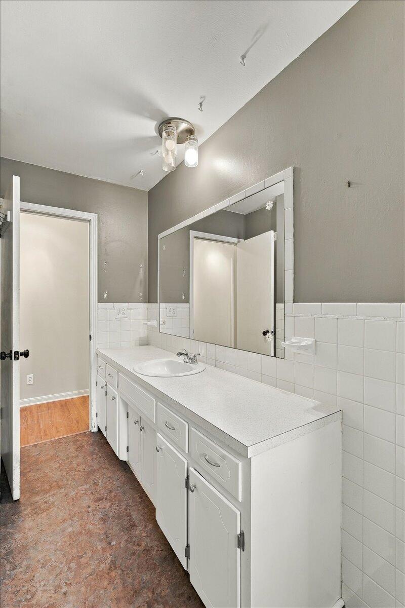 202 Oakcrest Drive Property Photo 24