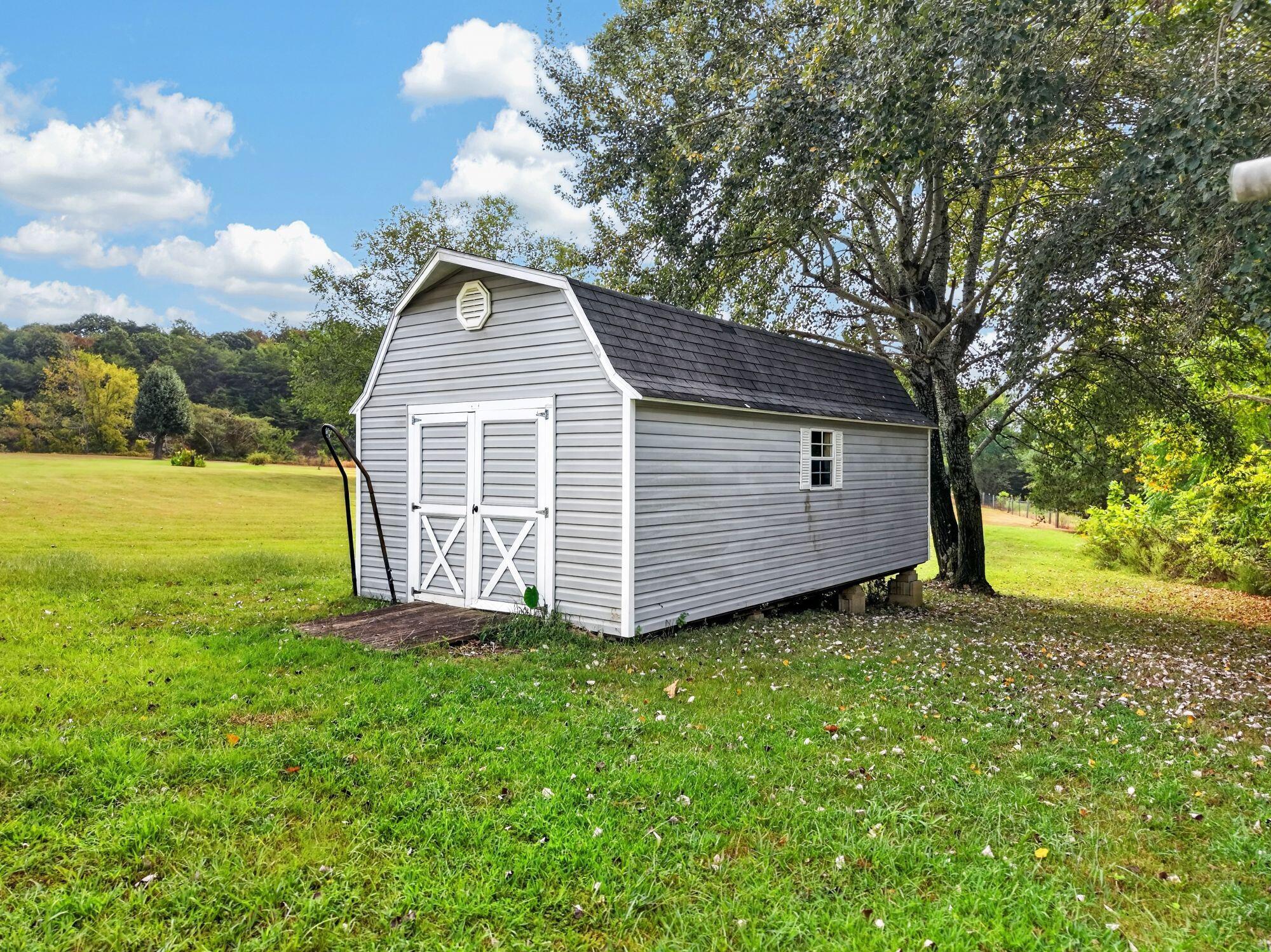 1886 Lewis Road Property Photo 11