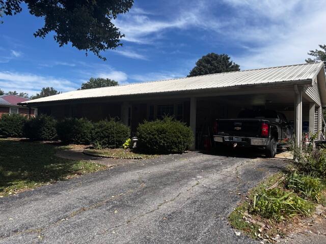 1018 Melody Lane Property Photo 4
