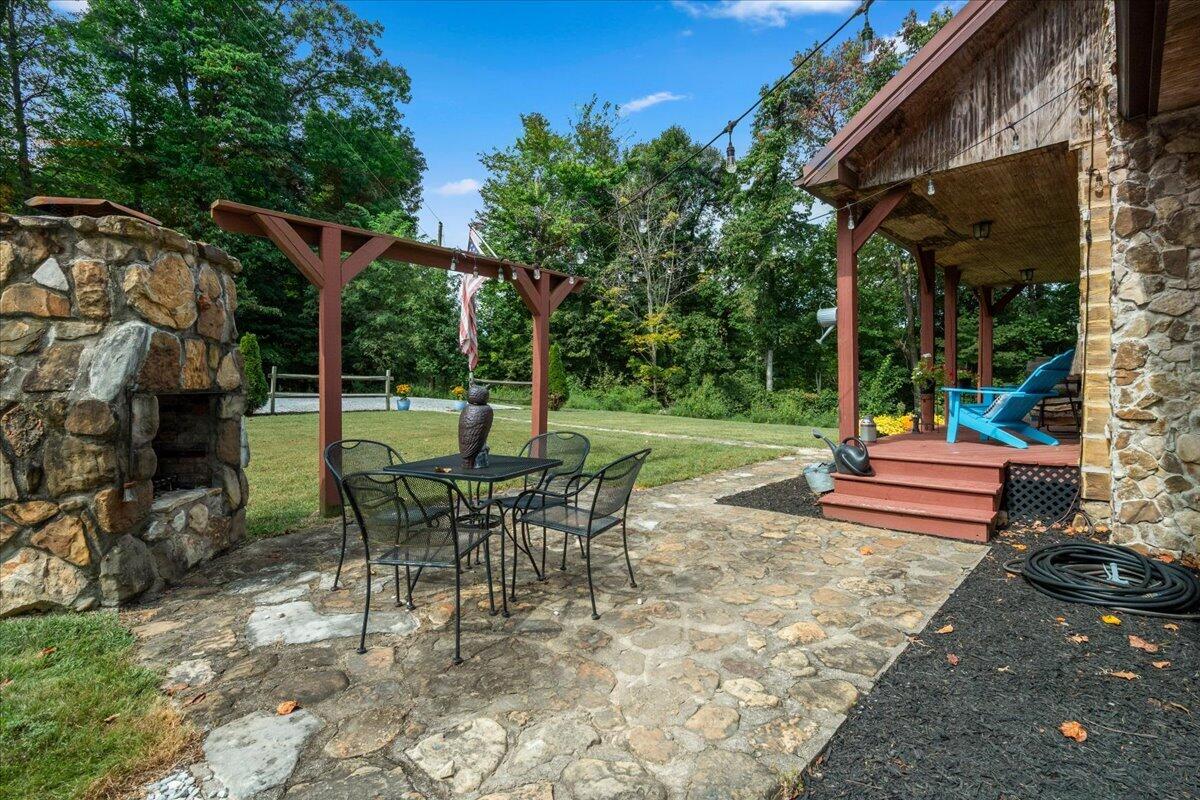 9653 Mckee Road Property Photo 5