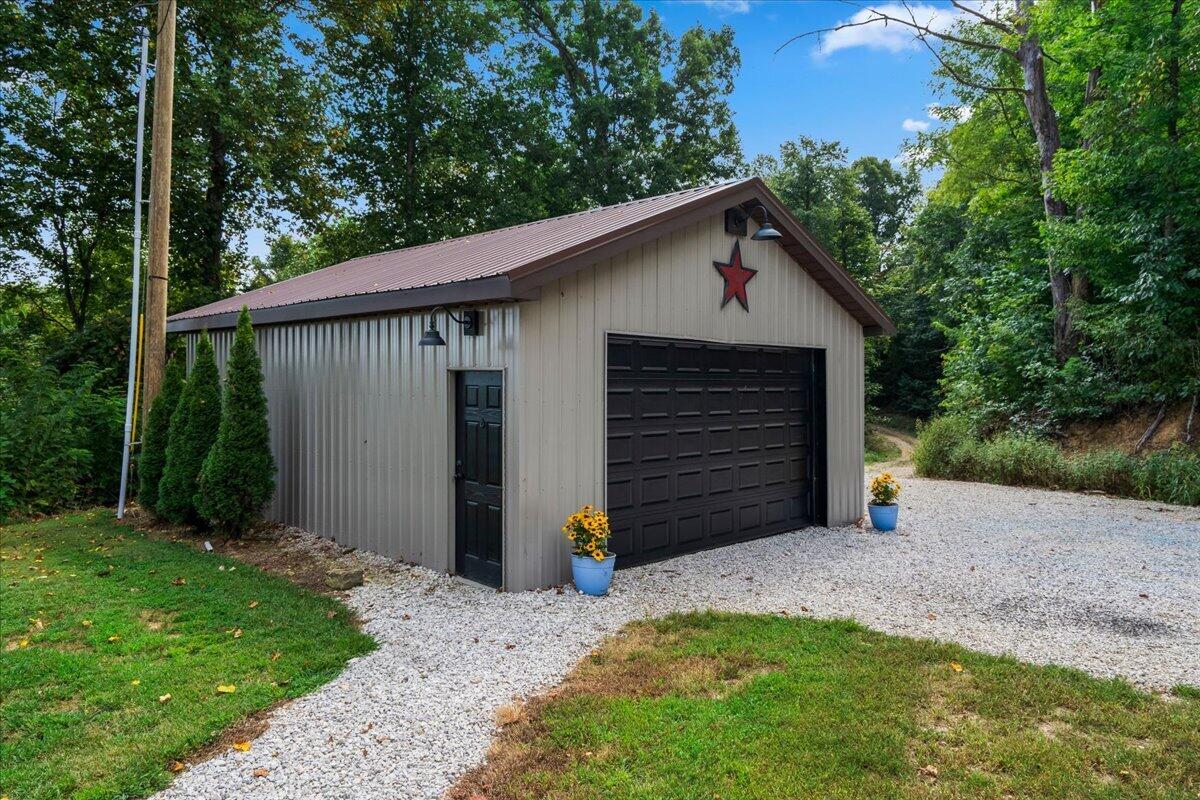 9653 Mckee Road Property Photo 7