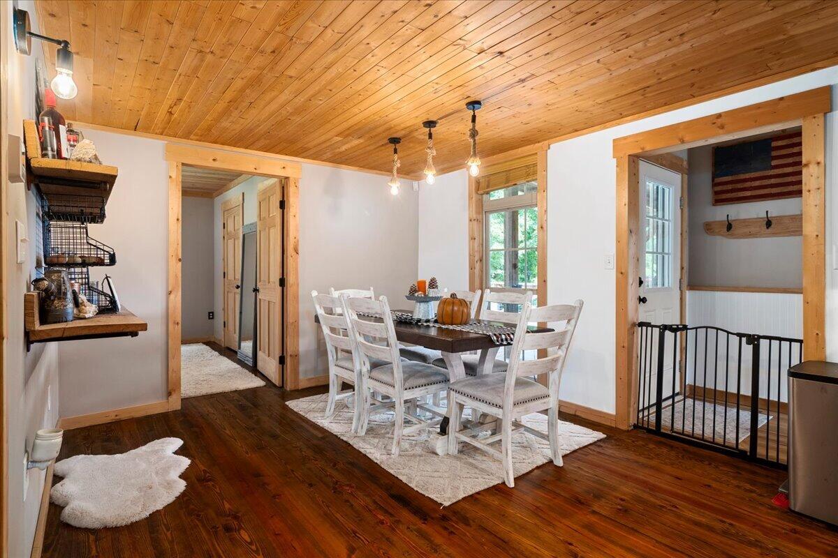 9653 Mckee Road Property Photo 10