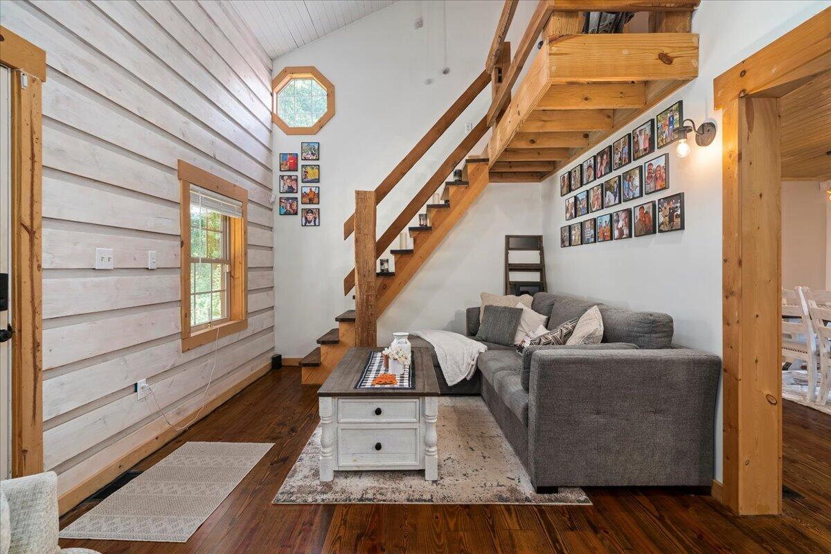 9653 Mckee Road Property Photo 13