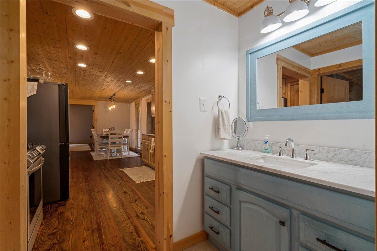 9653 Mckee Road Property Photo 22
