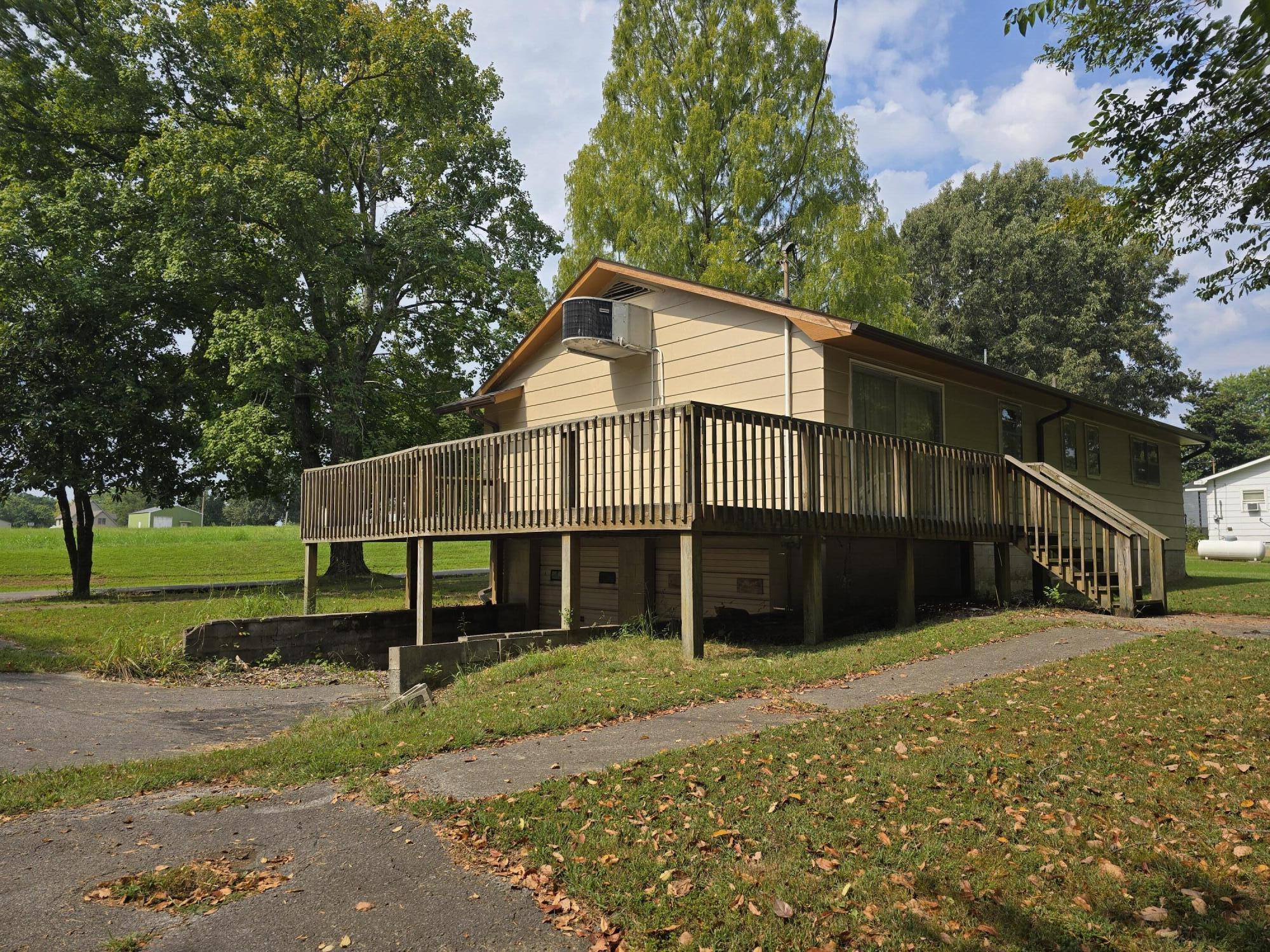 708 Armstrong Road Property Photo 3