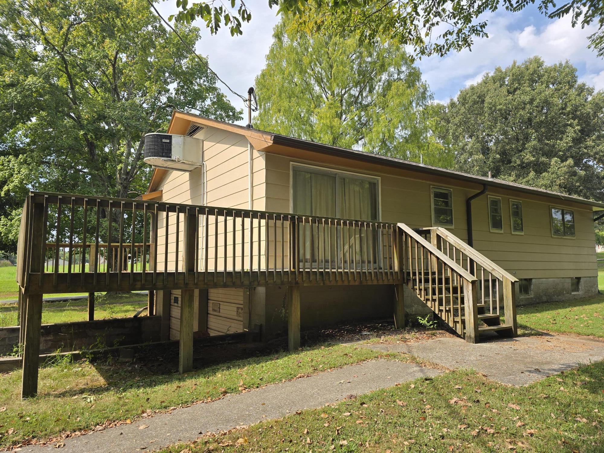 708 Armstrong Road Property Photo 4