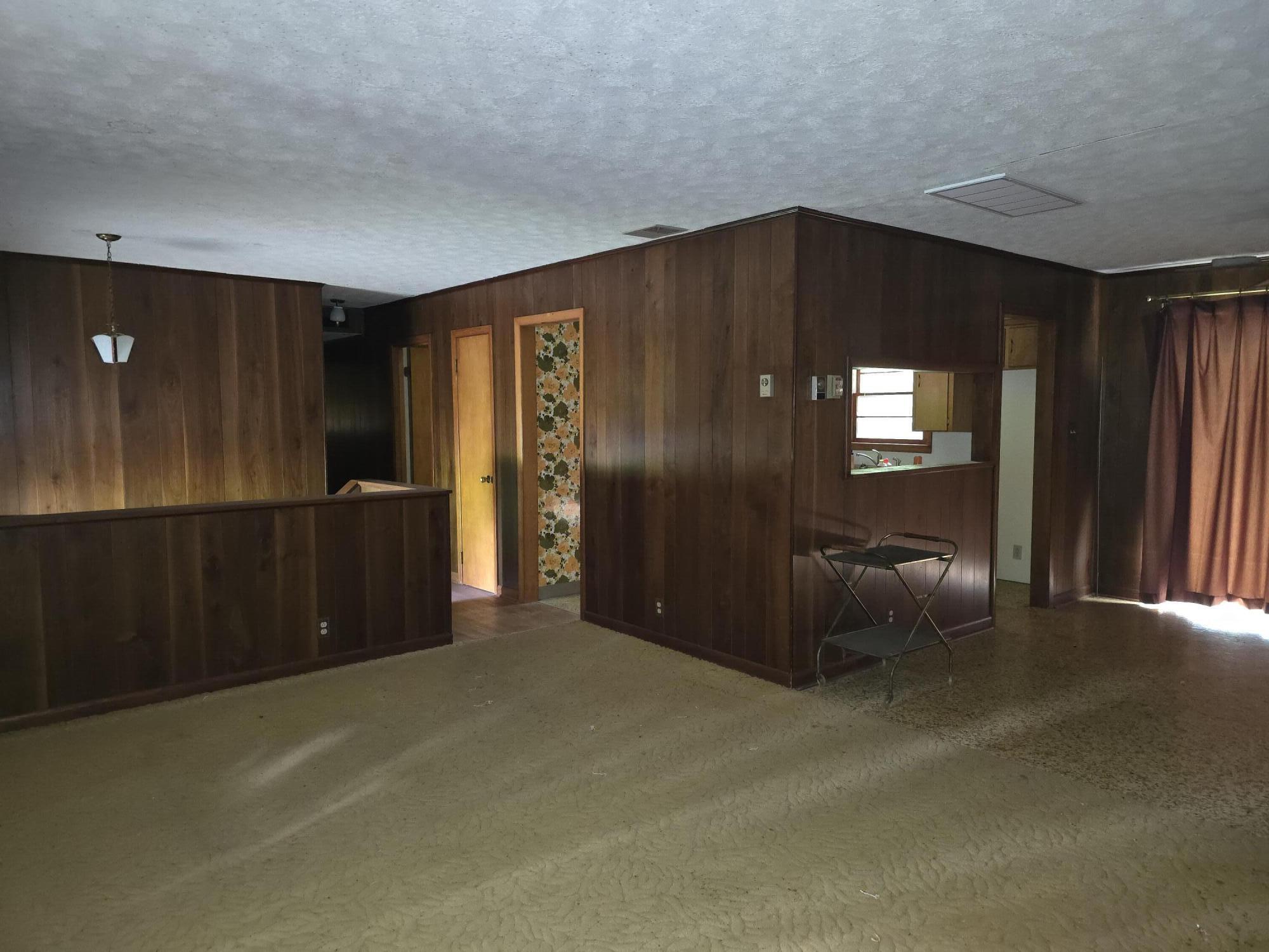 708 Armstrong Road Property Photo 8