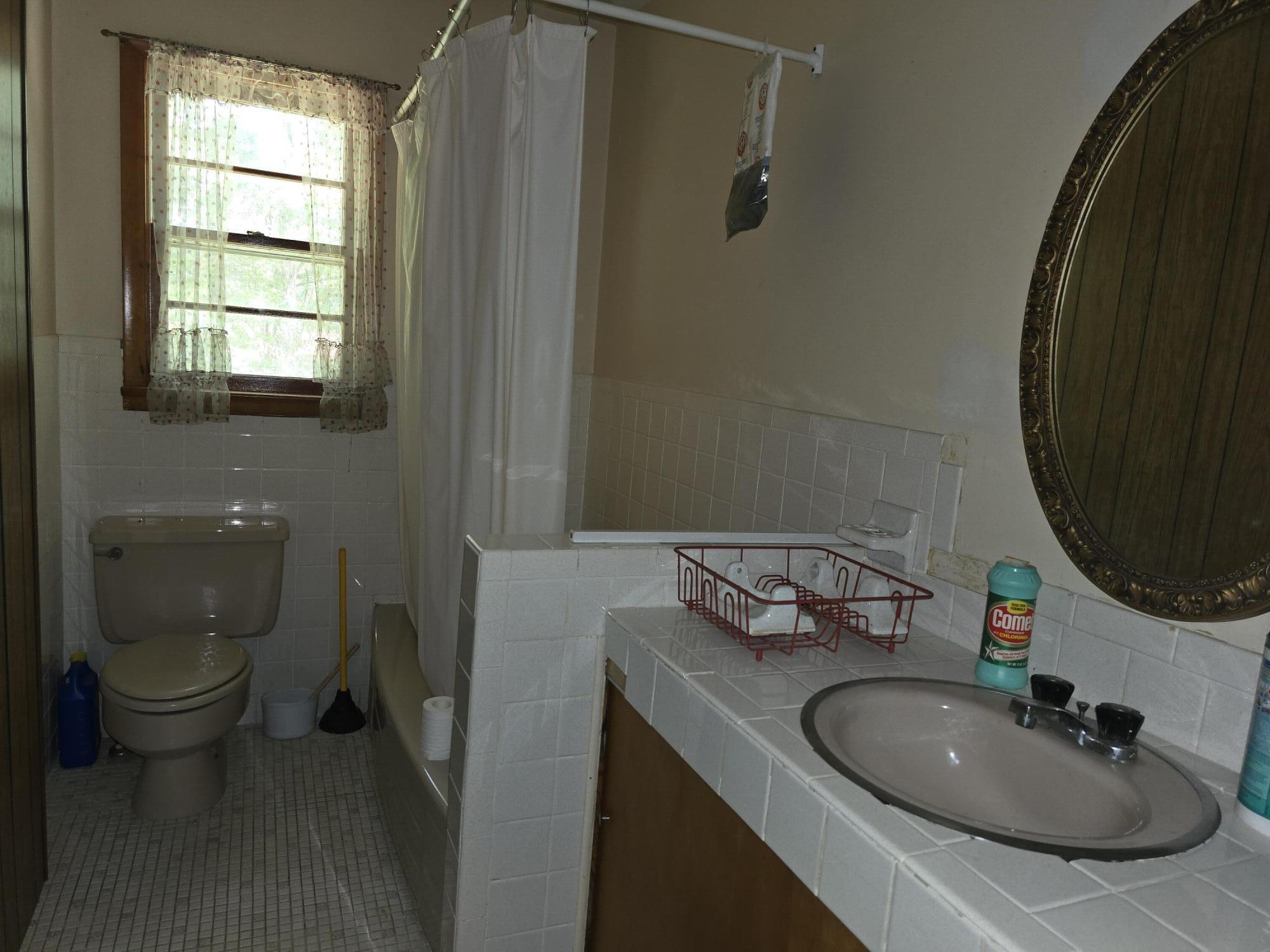 708 Armstrong Road Property Photo 15