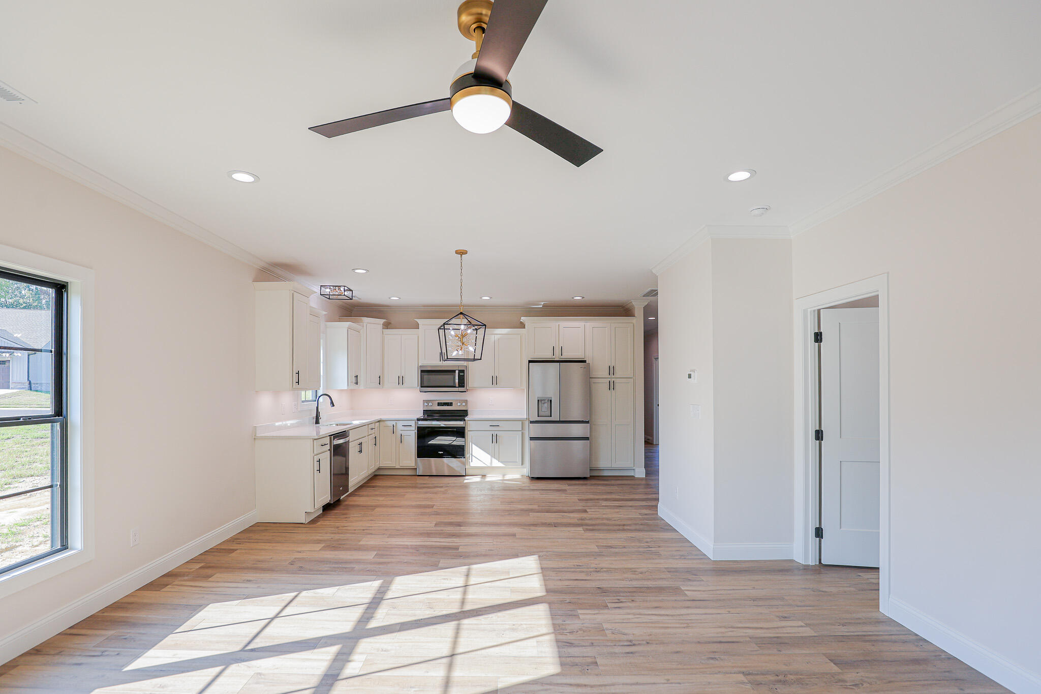 910 Violet Court Property Photo 11