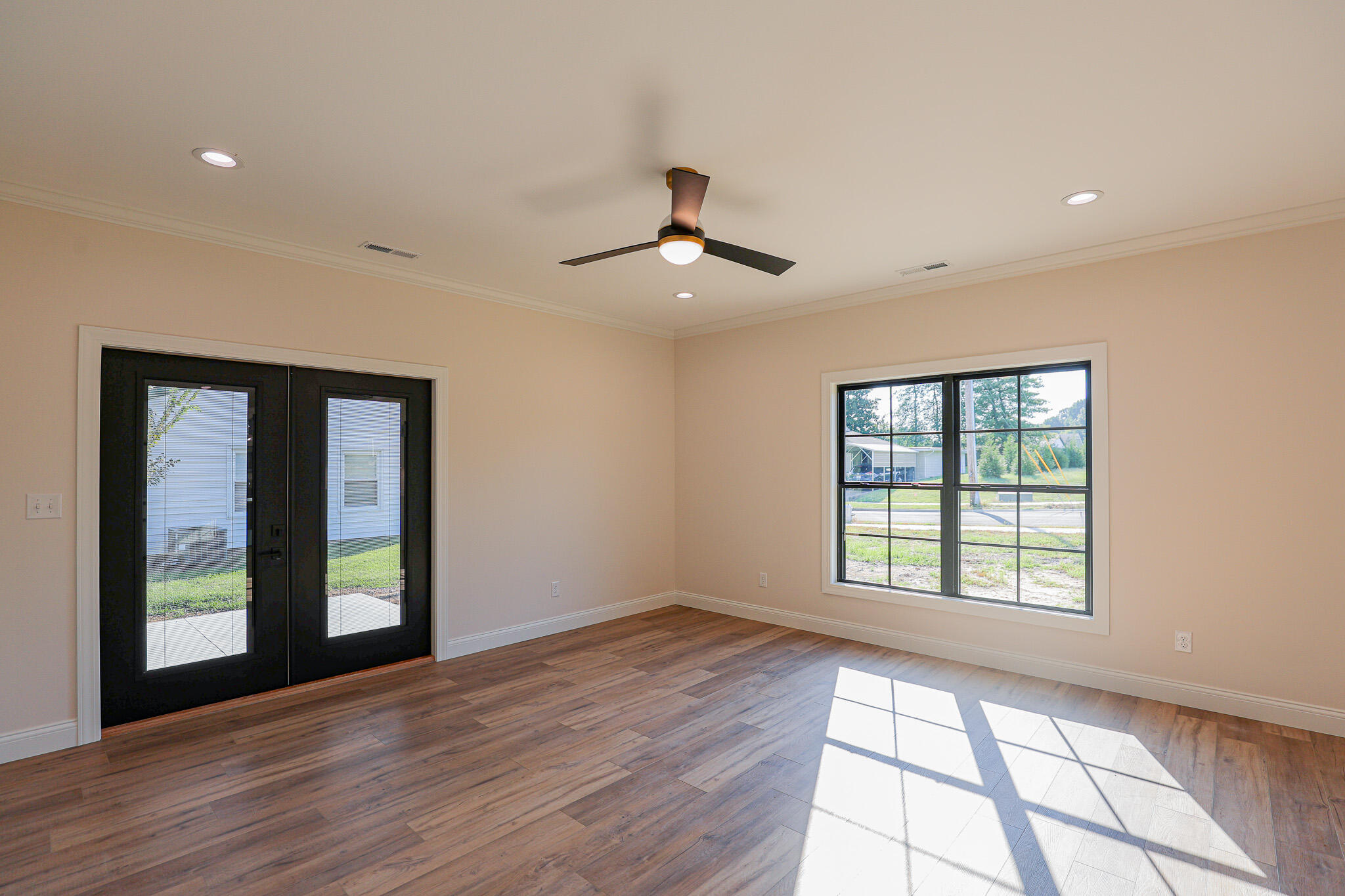 910 Violet Court Property Photo 13
