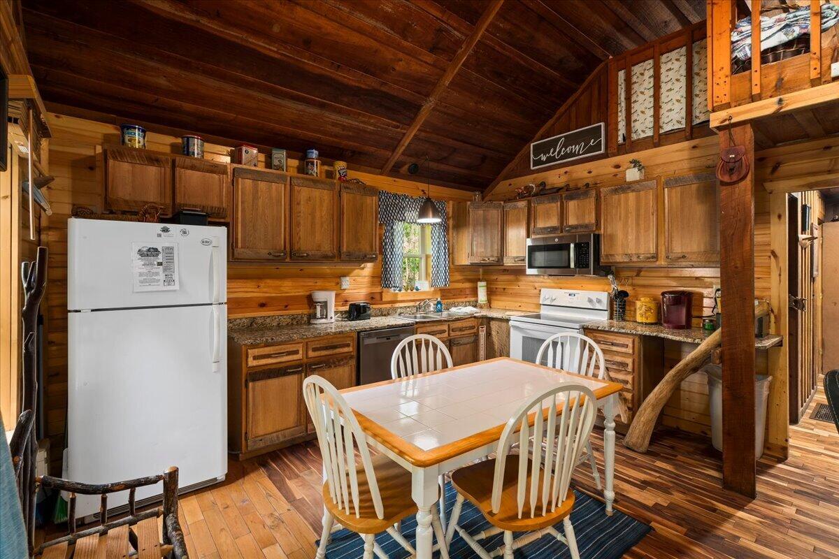 785 Cliffview Road Property Photo 7