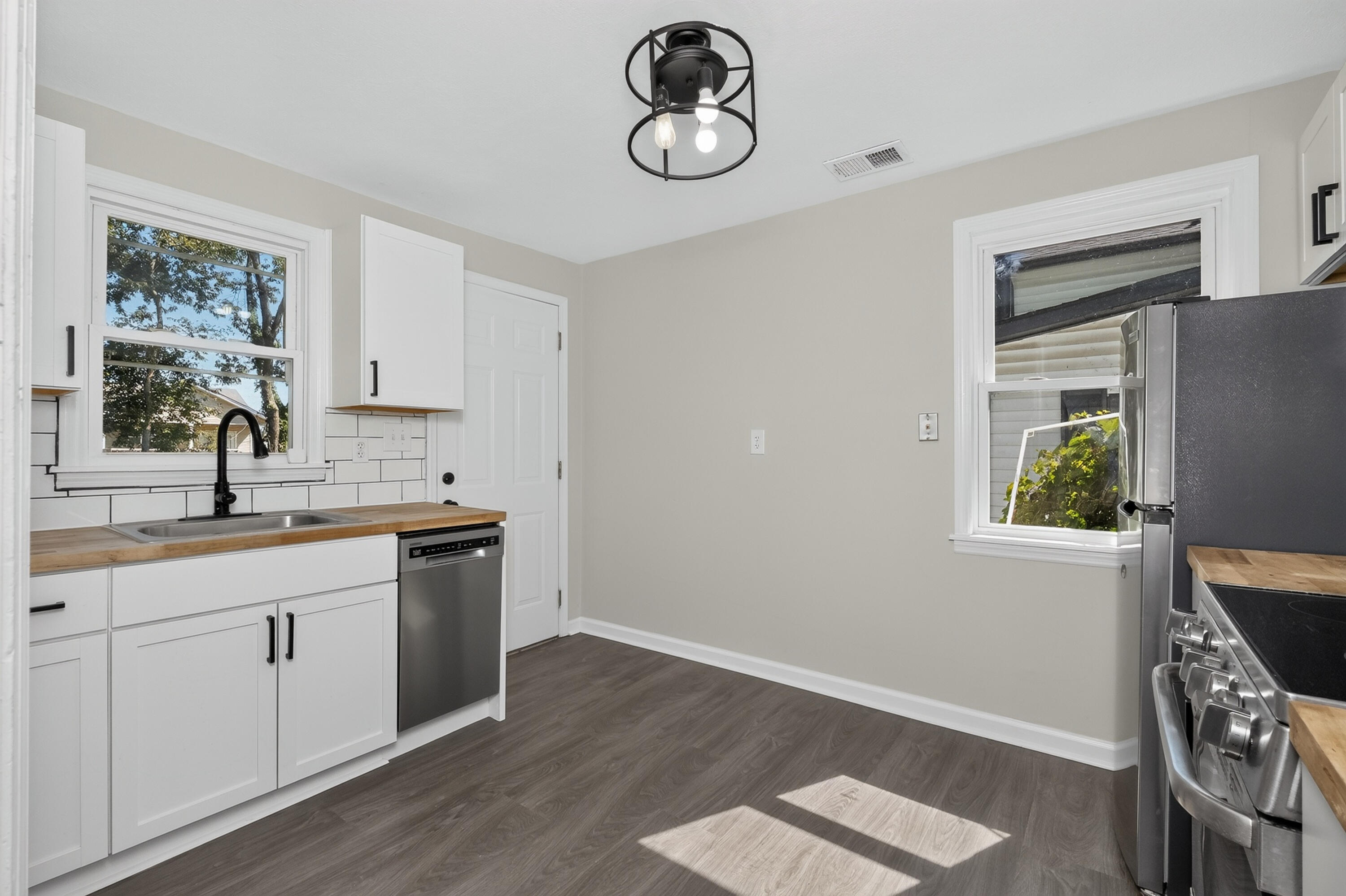346 Payne Street Property Photo 10