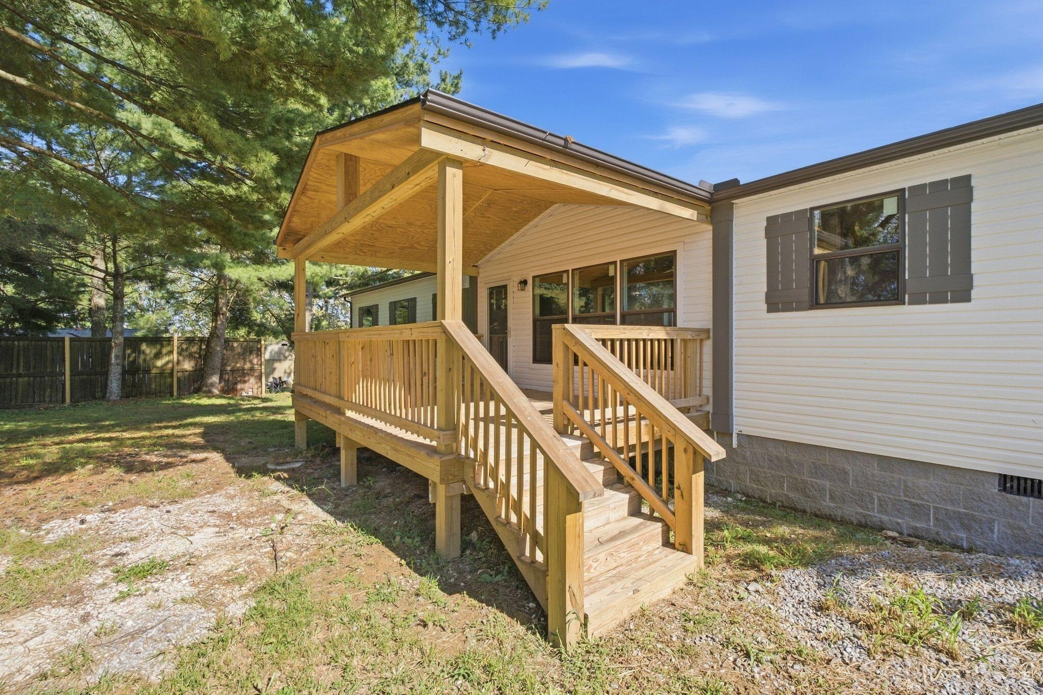 1148 Somerset Lane Property Photo 4