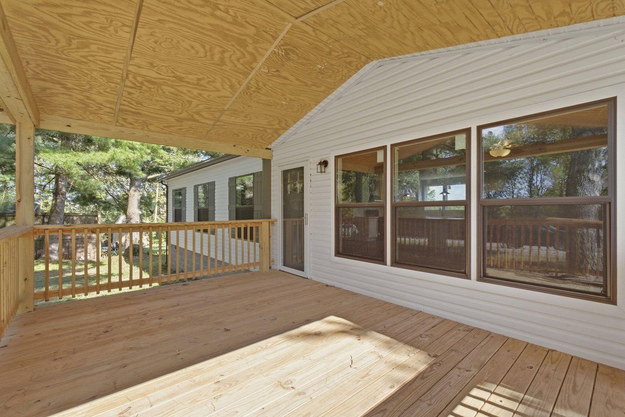 1148 Somerset Lane Property Photo 5