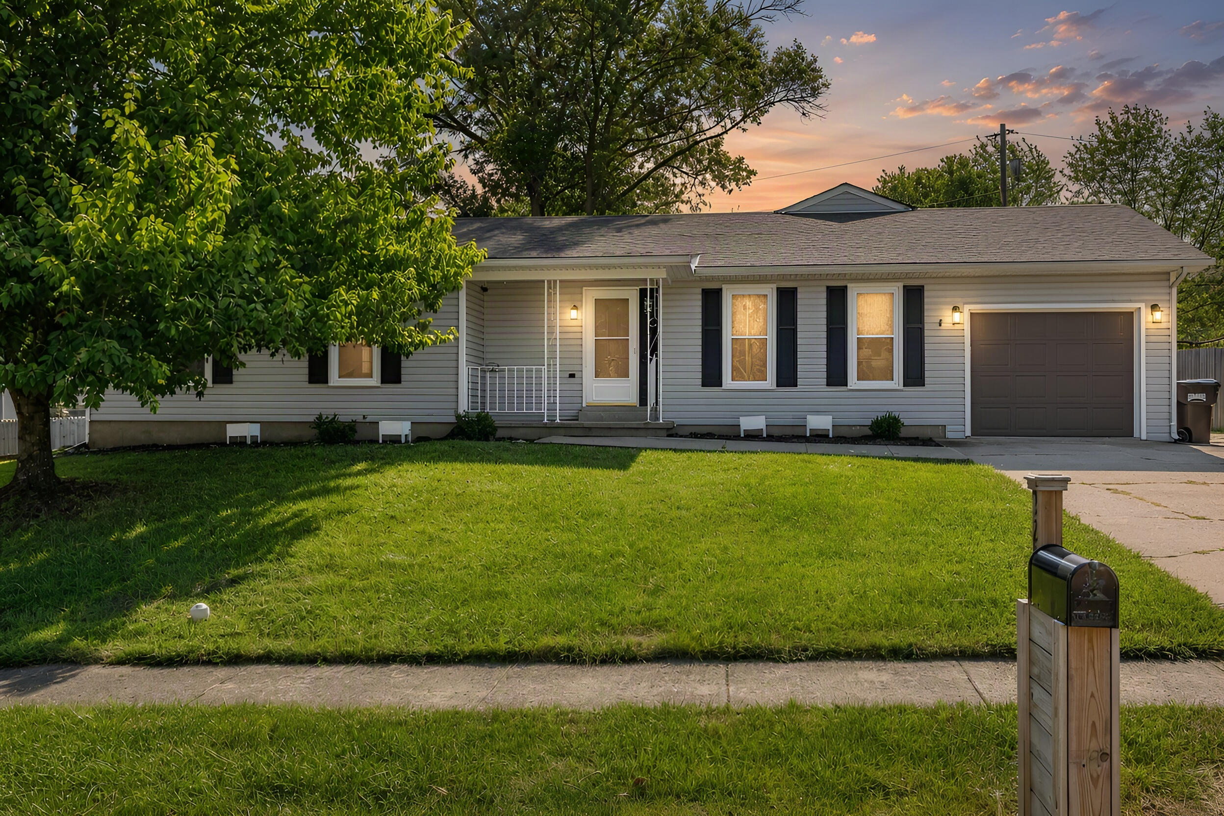 2220 Redbud Lane Property Photo 1