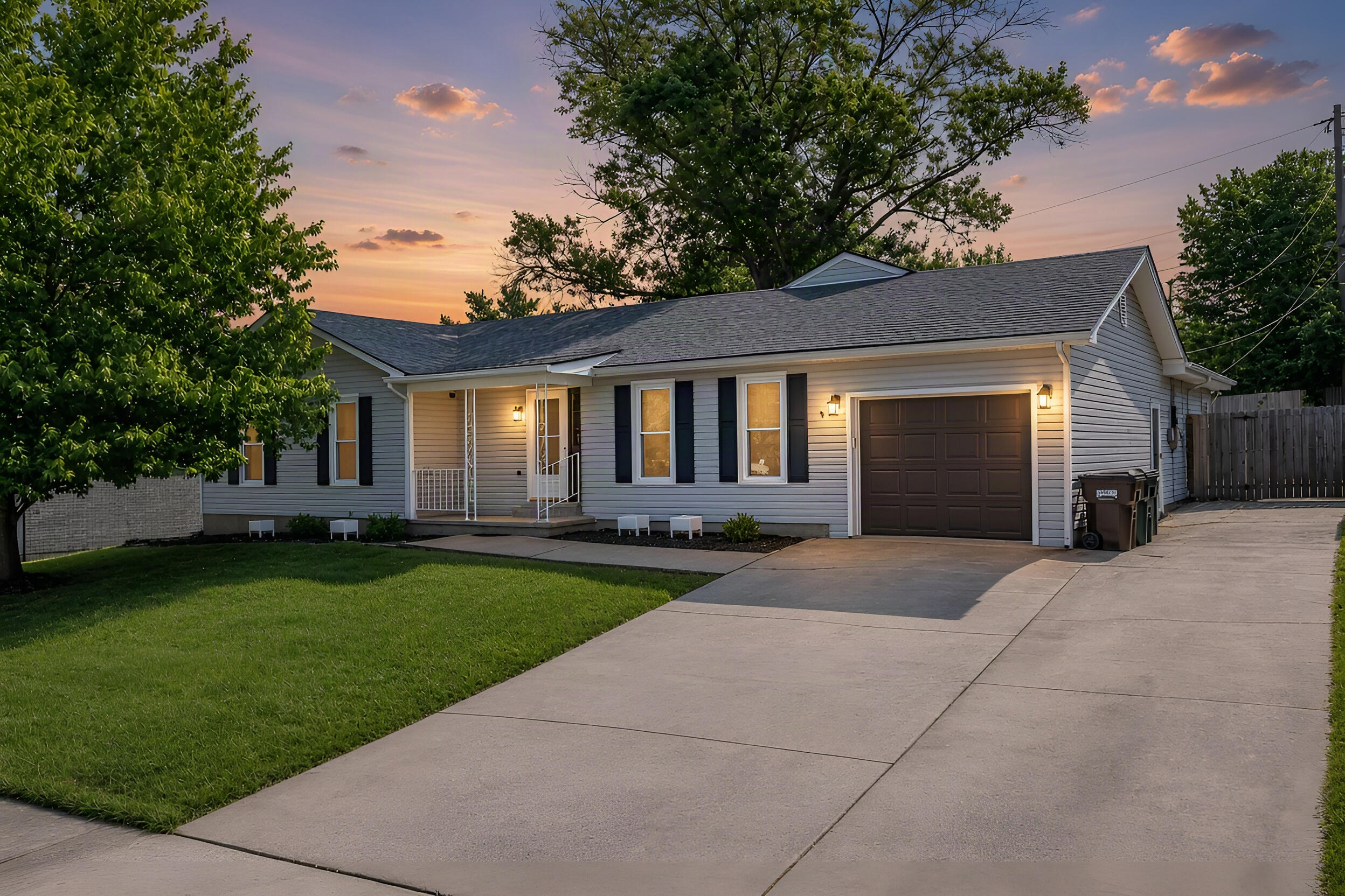 2220 Redbud Lane Property Photo 3