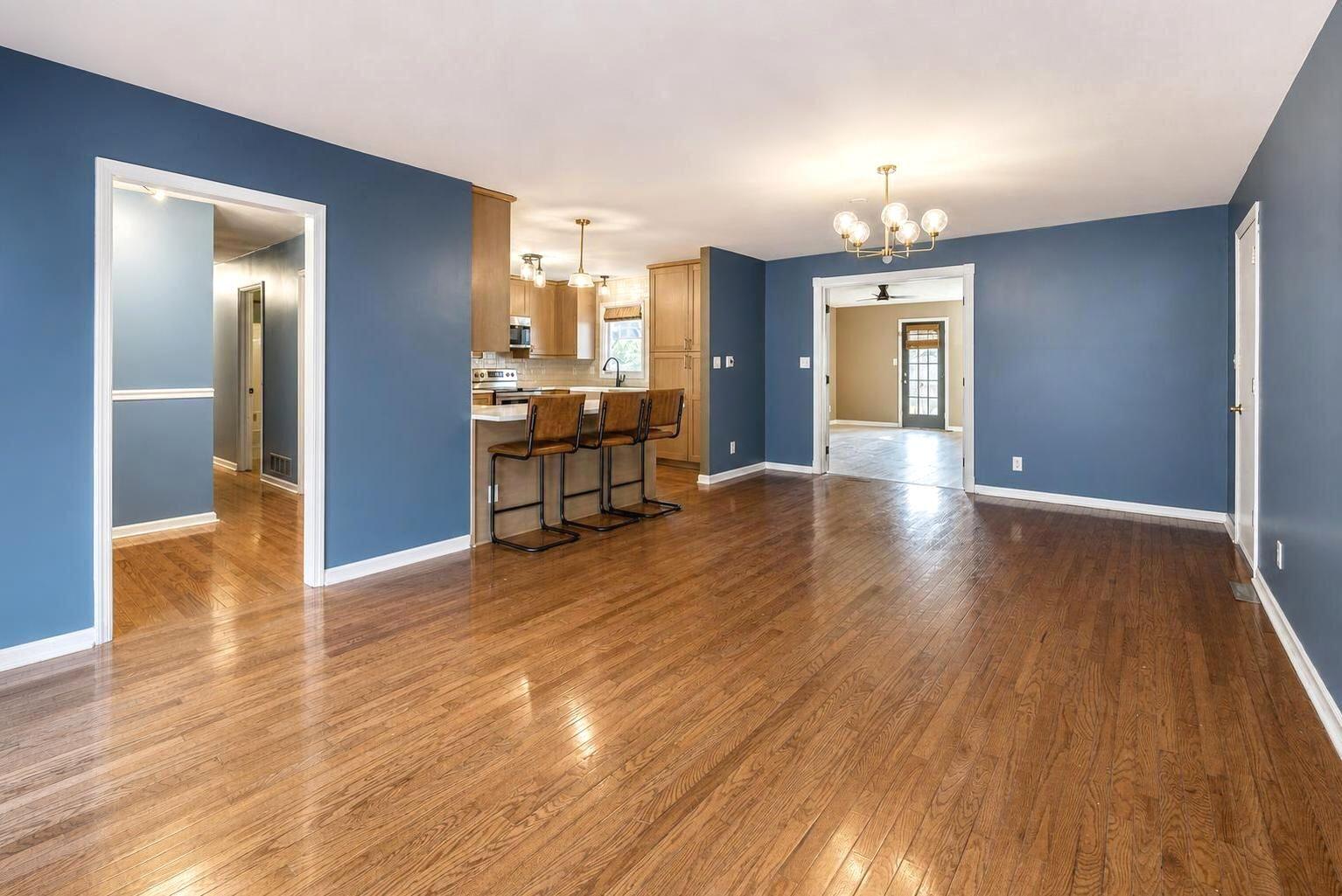2220 Redbud Lane Property Photo 10