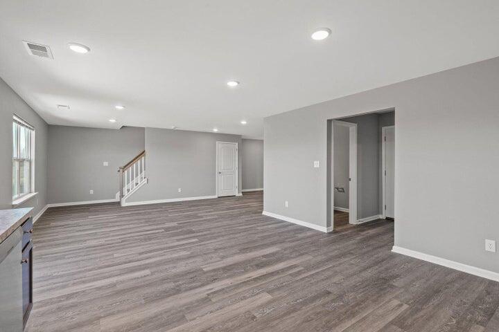 8169 Driftwood Loop Property Photo 8