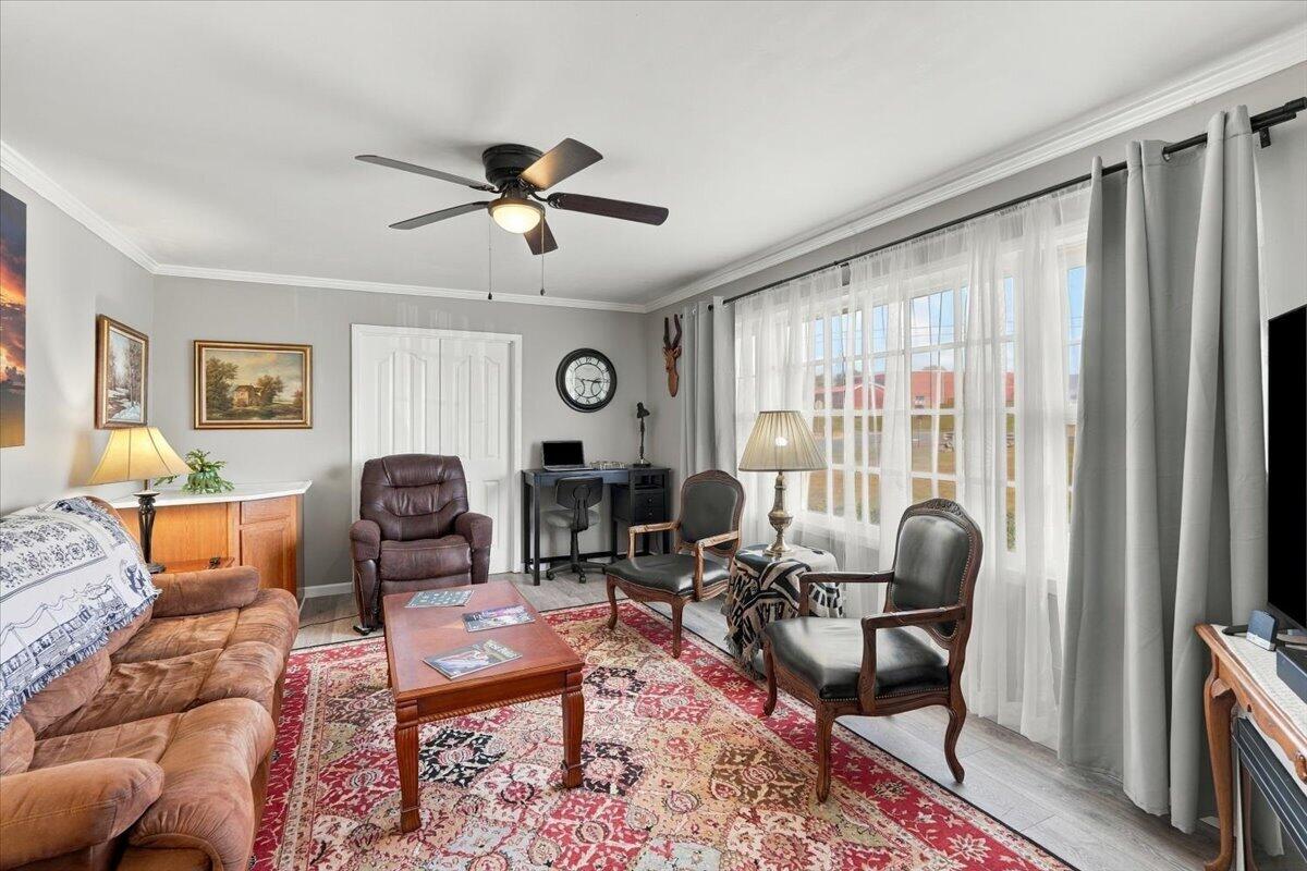 100 W Fairview Avenue Property Photo 3