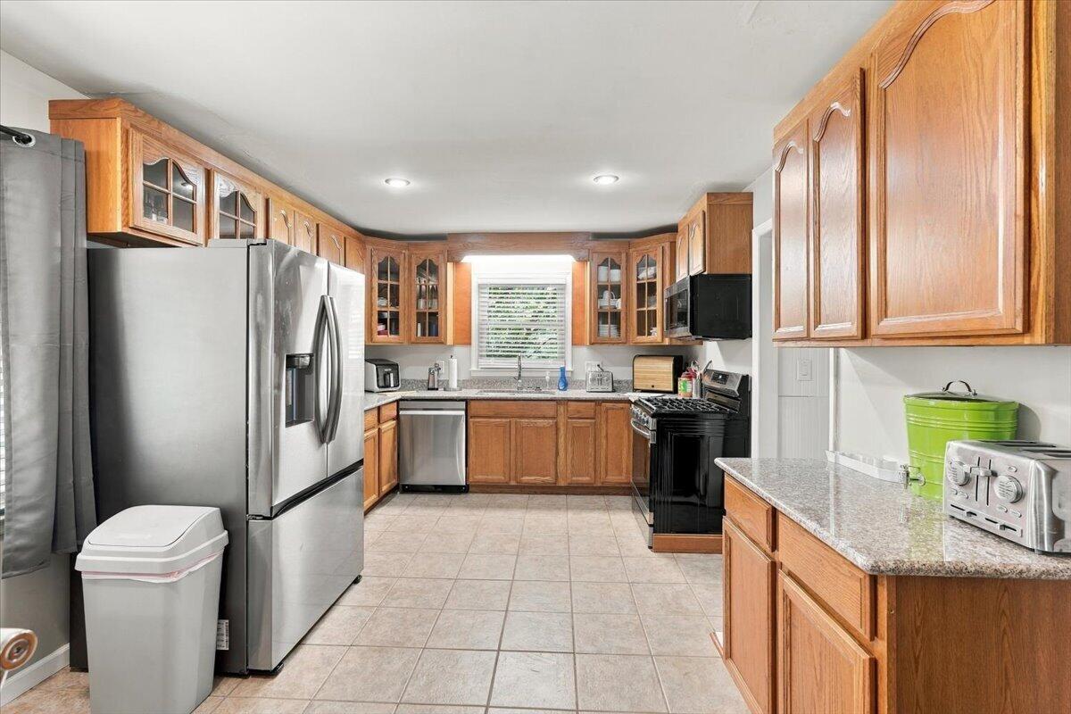 100 W Fairview Avenue Property Photo 8