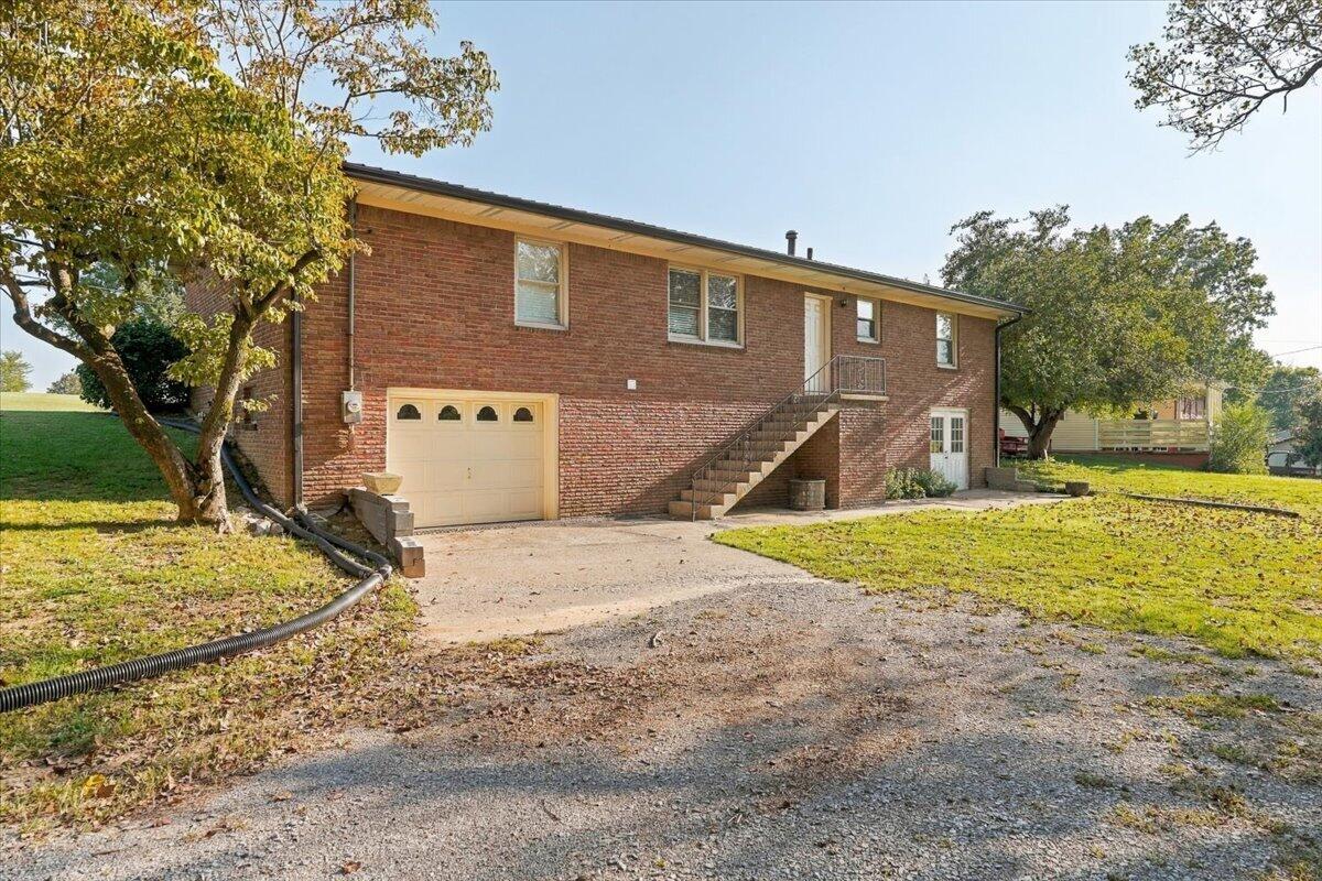 100 W Fairview Avenue Property Photo 37