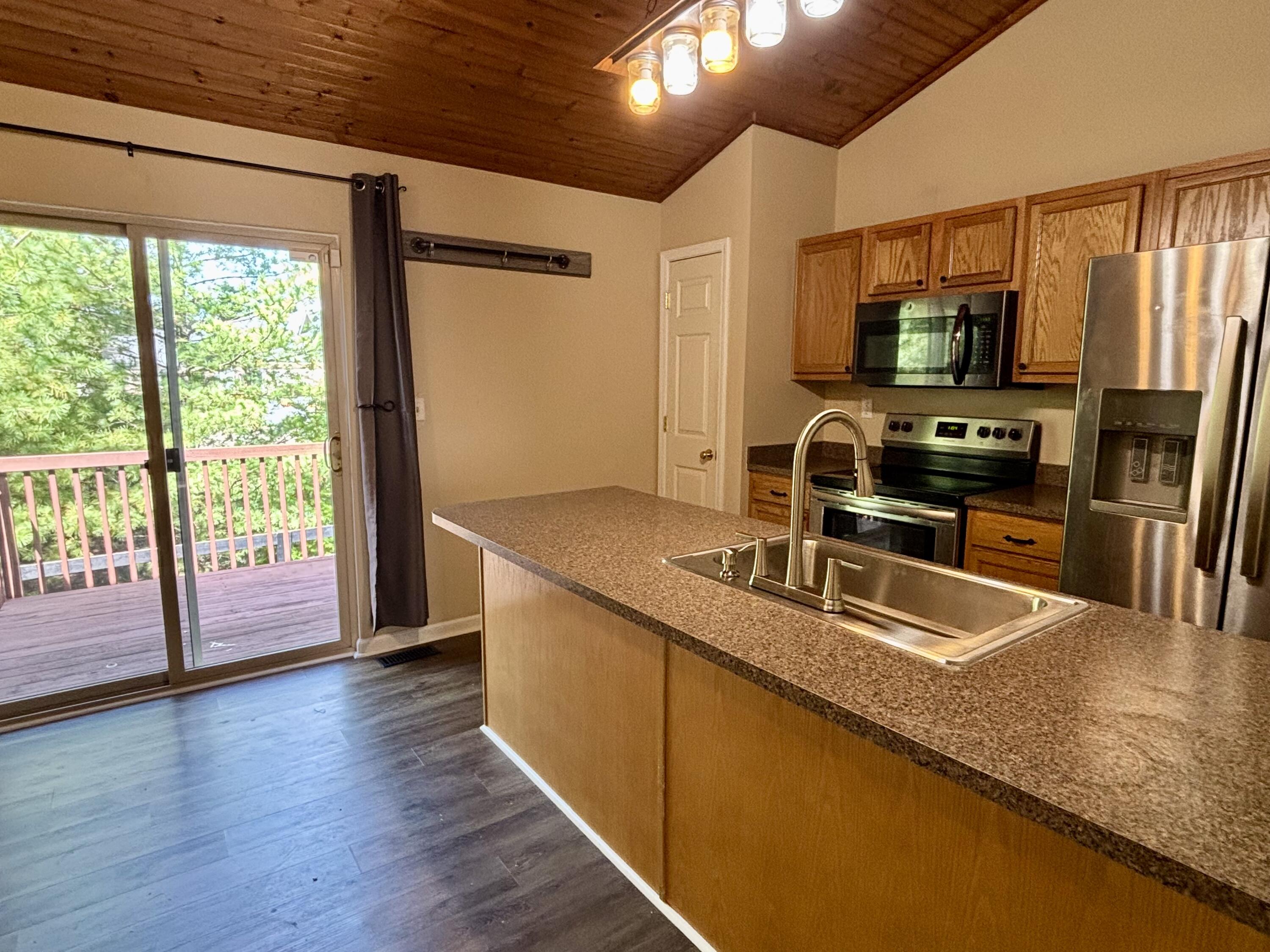 3539 Lochdale Terrace Property Photo 2
