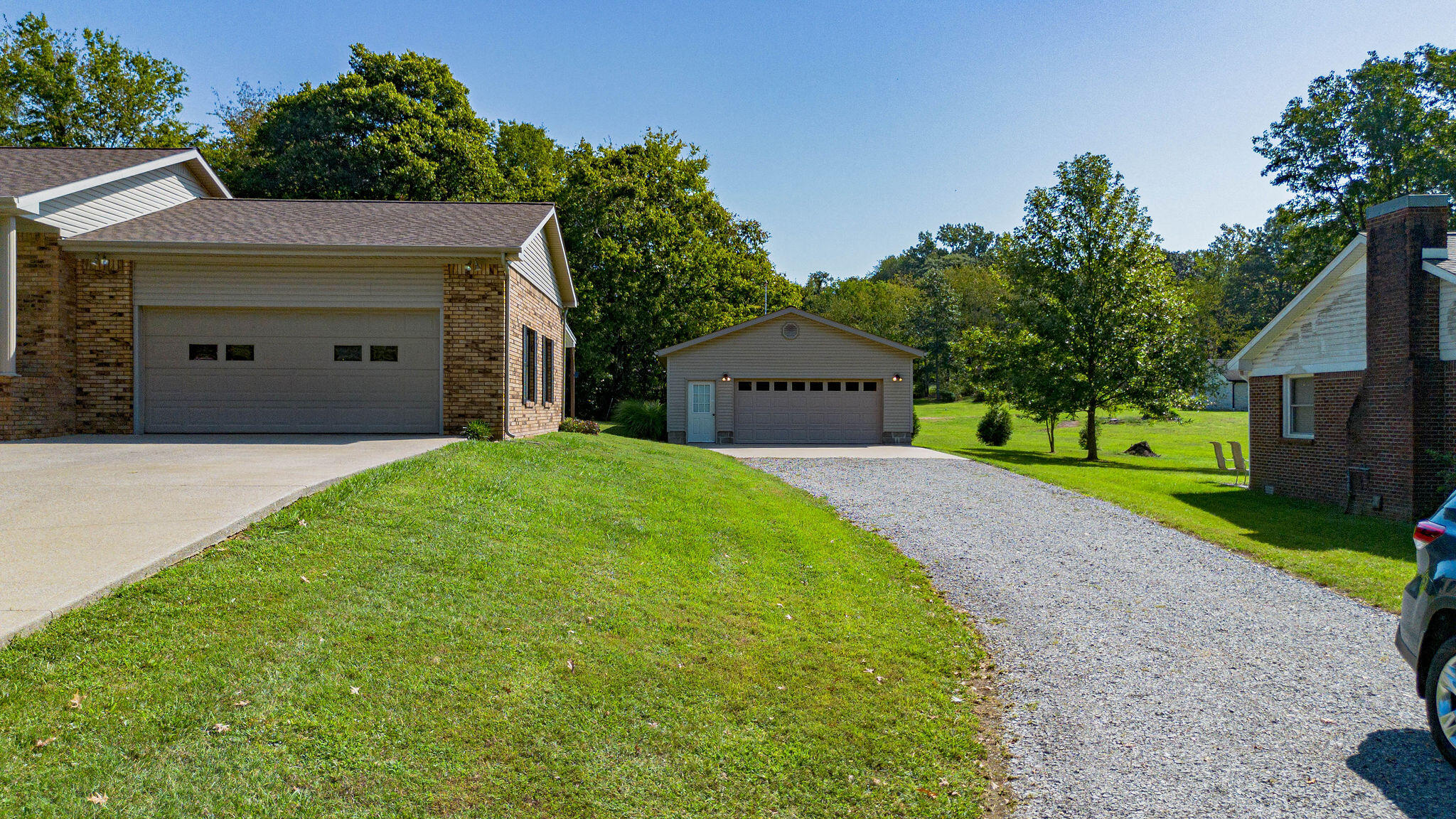 4746 Jewell Lane Property Photo 6