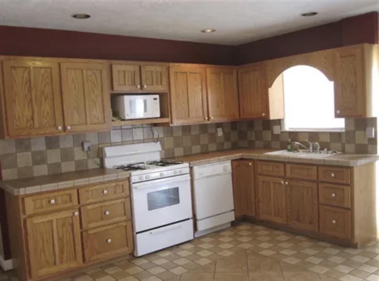 190 Hubble Road Property Photo 3