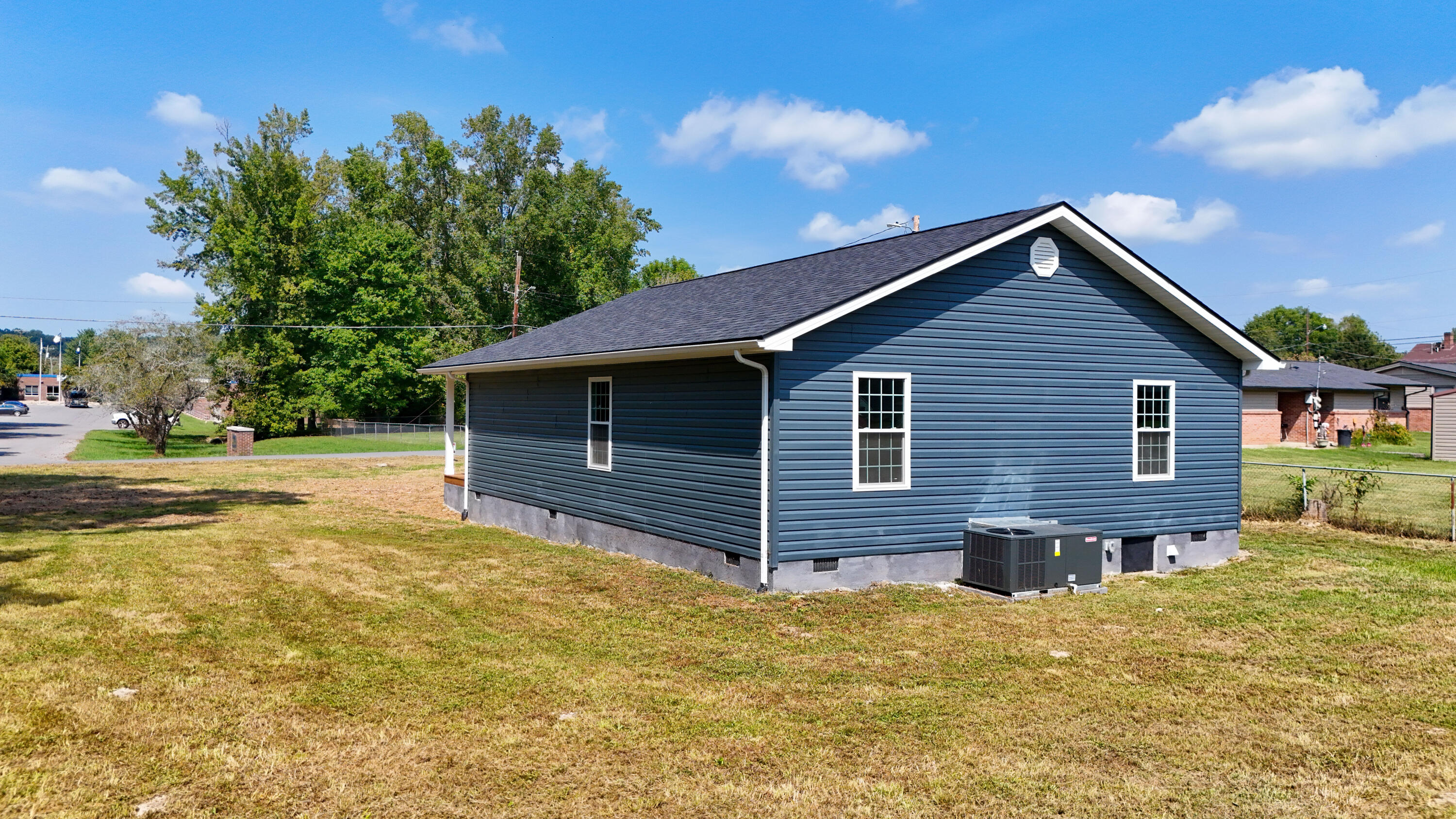 114 Shelby Street Property Photo 4