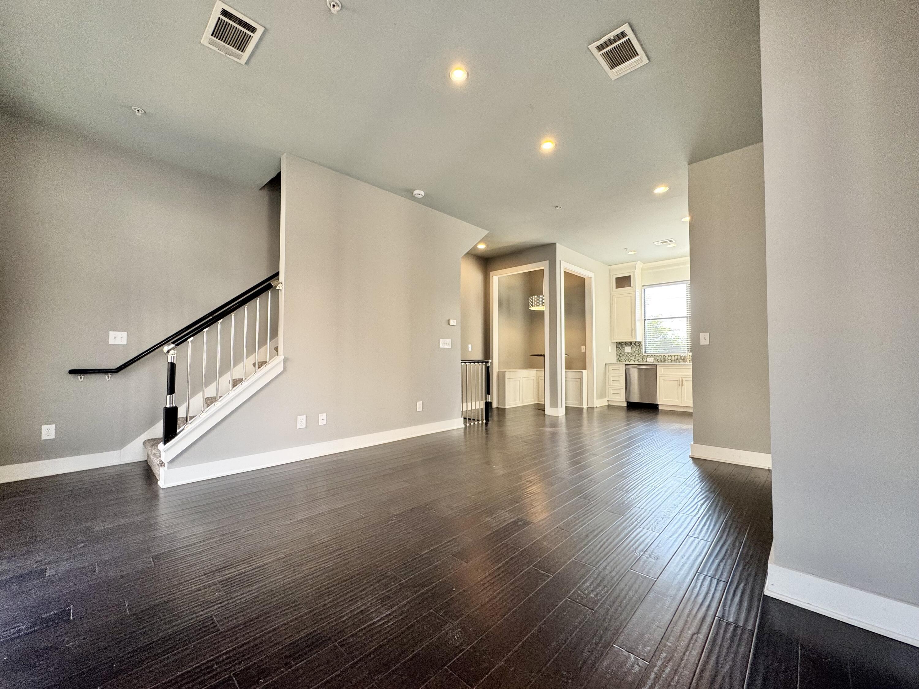 572 Bolivar Court Property Photo 10