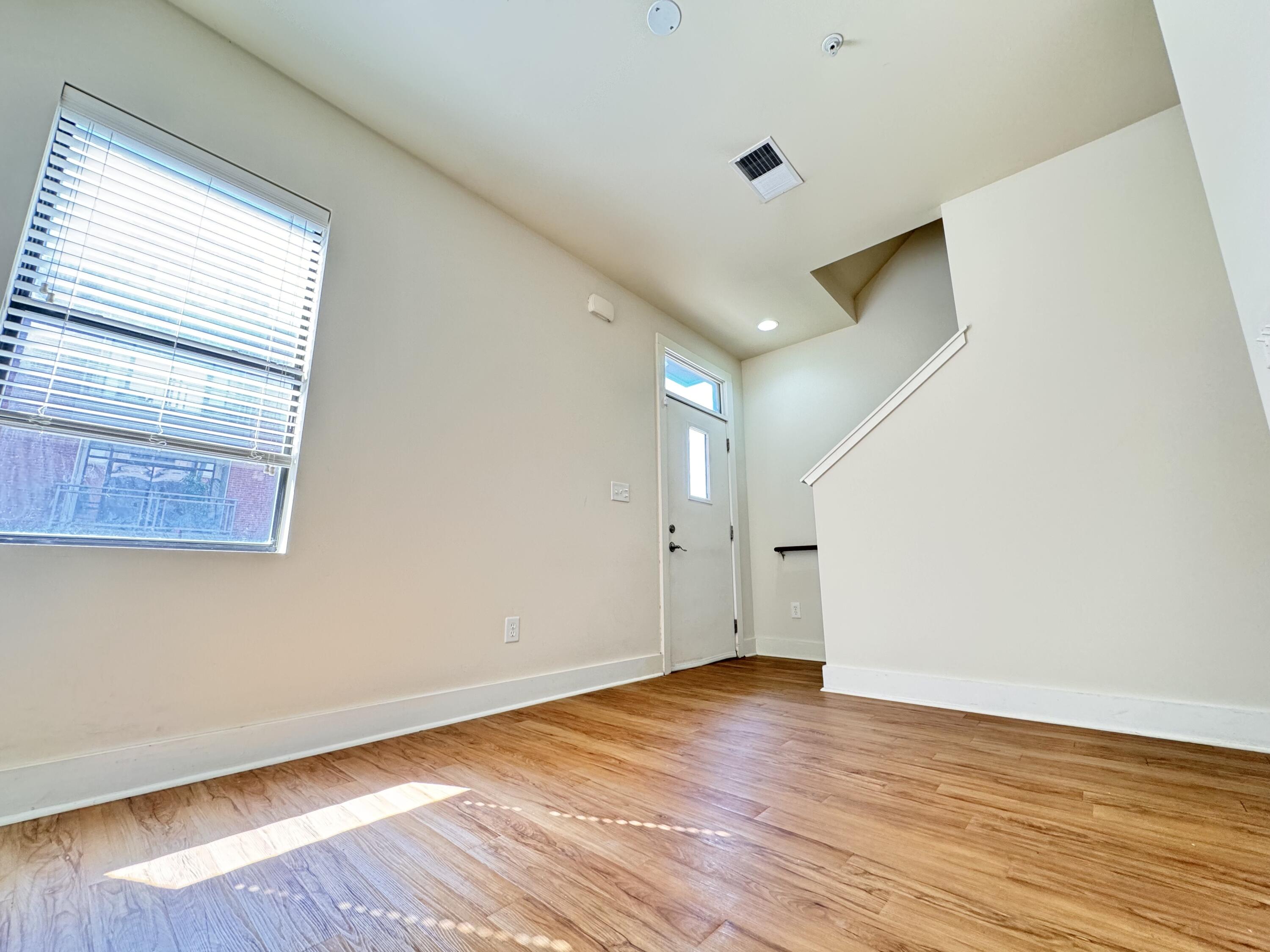 576 Bolivar Street Property Photo 3