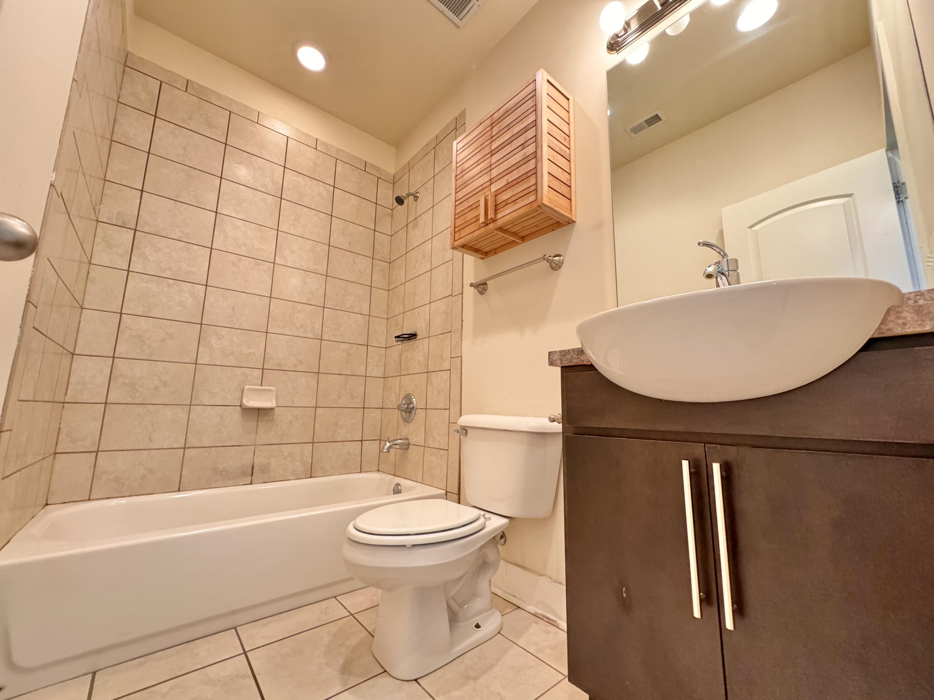 576 Bolivar Street Property Photo 7