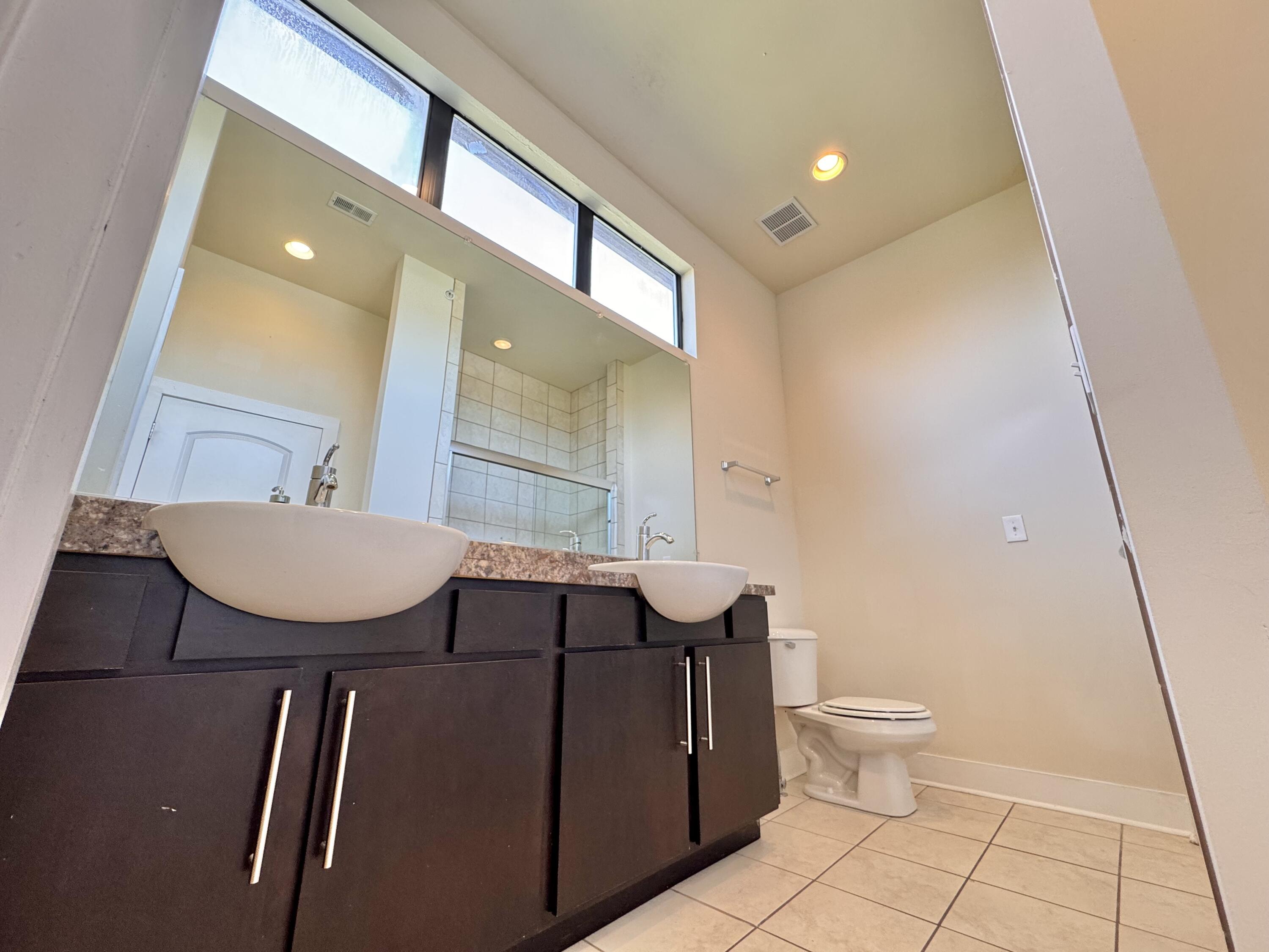 576 Bolivar Street Property Photo 15