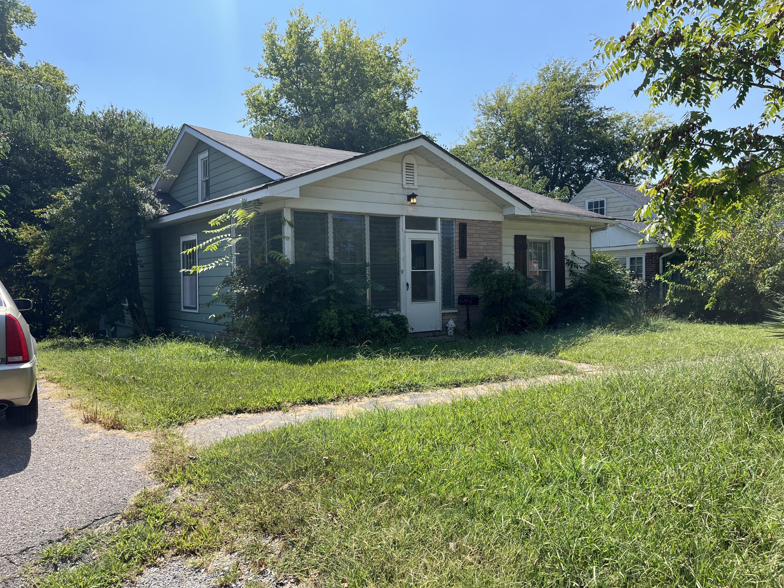 715 Magnolia Street Property Photo 1