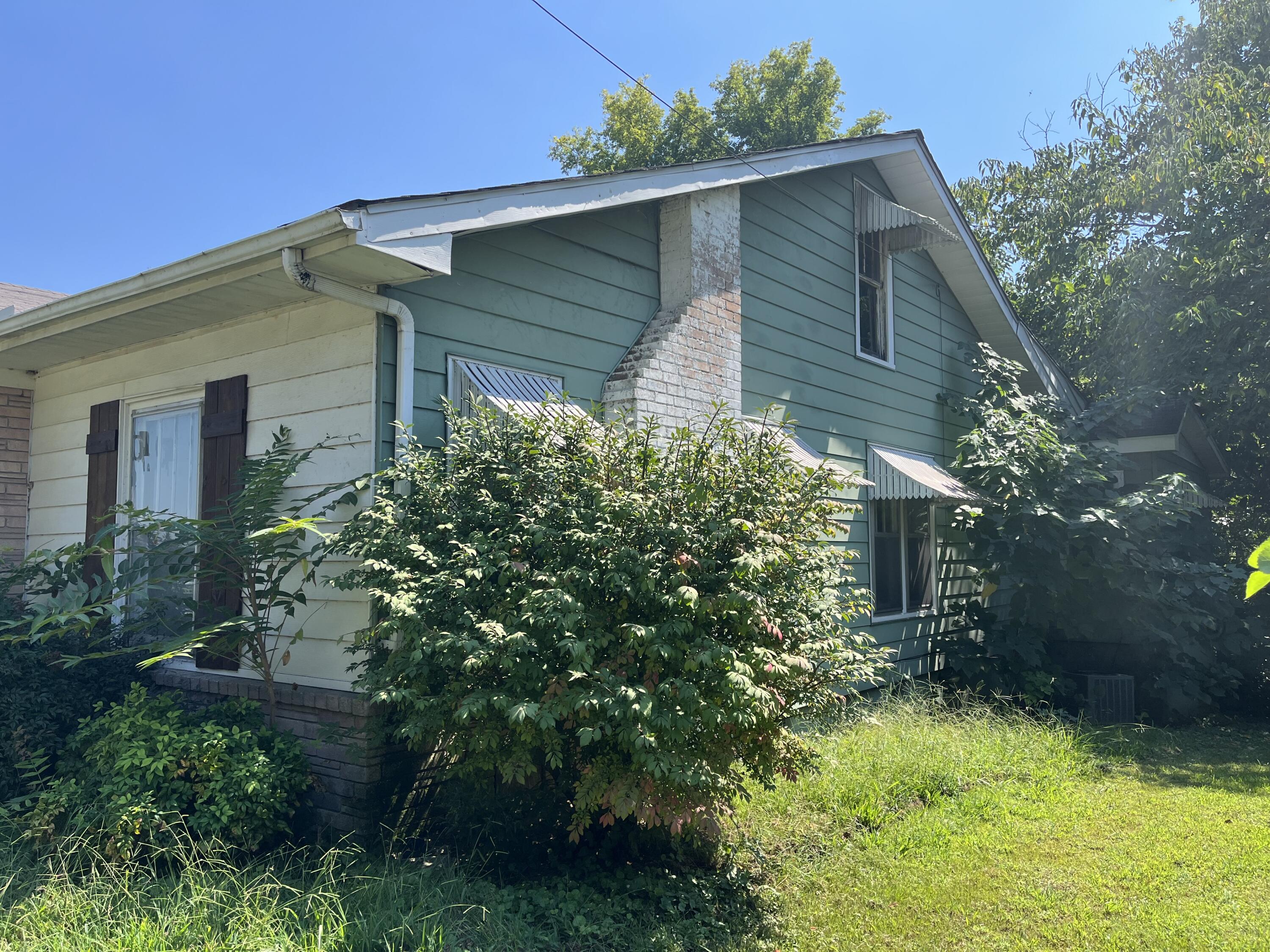 715 Magnolia Street Property Photo 4