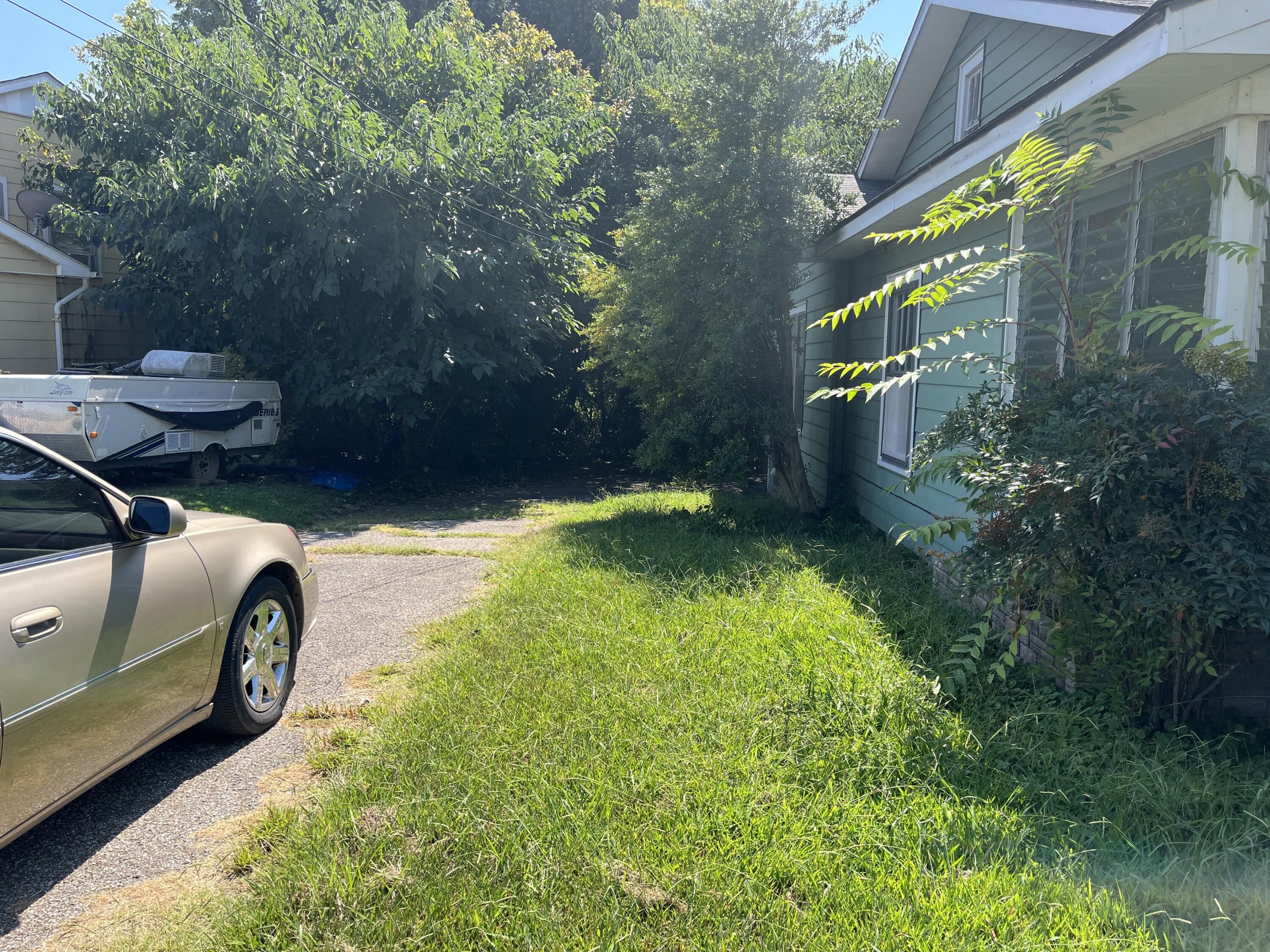 715 Magnolia Street Property Photo 6