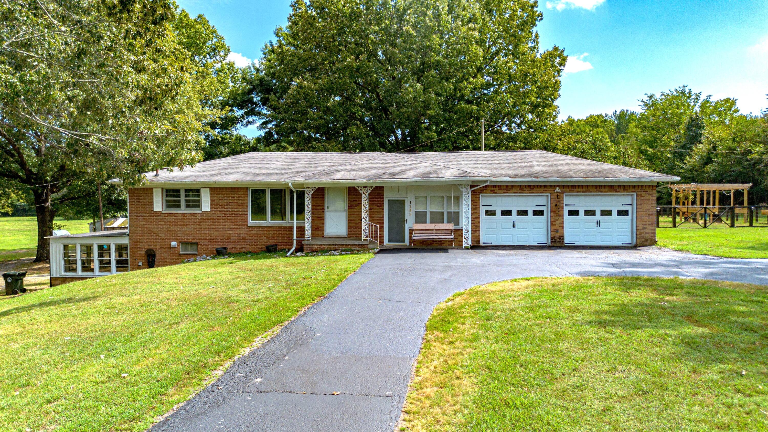1299 Oak Park Boulevard Property Photo 1