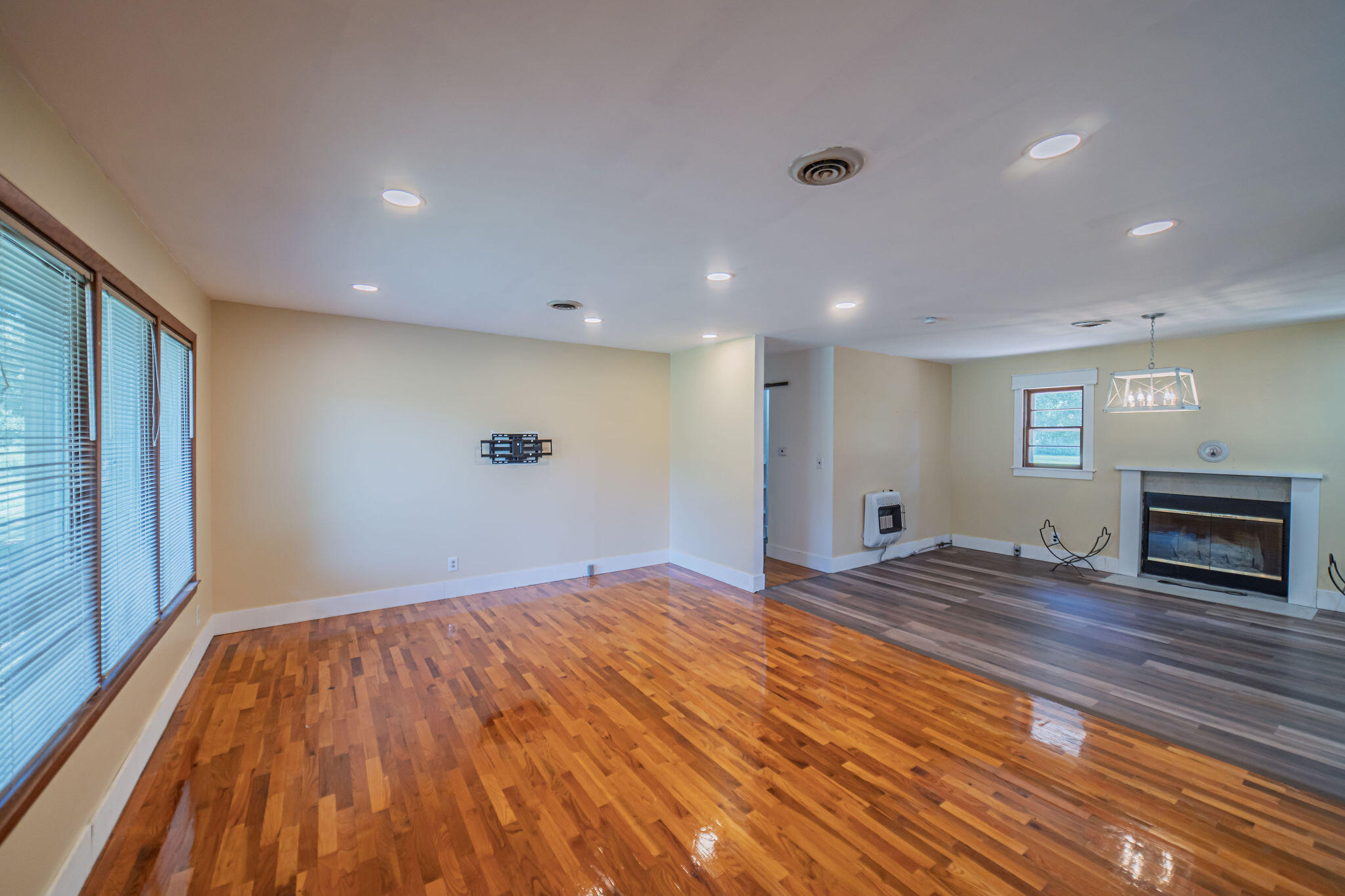 1299 Oak Park Boulevard Property Photo 3