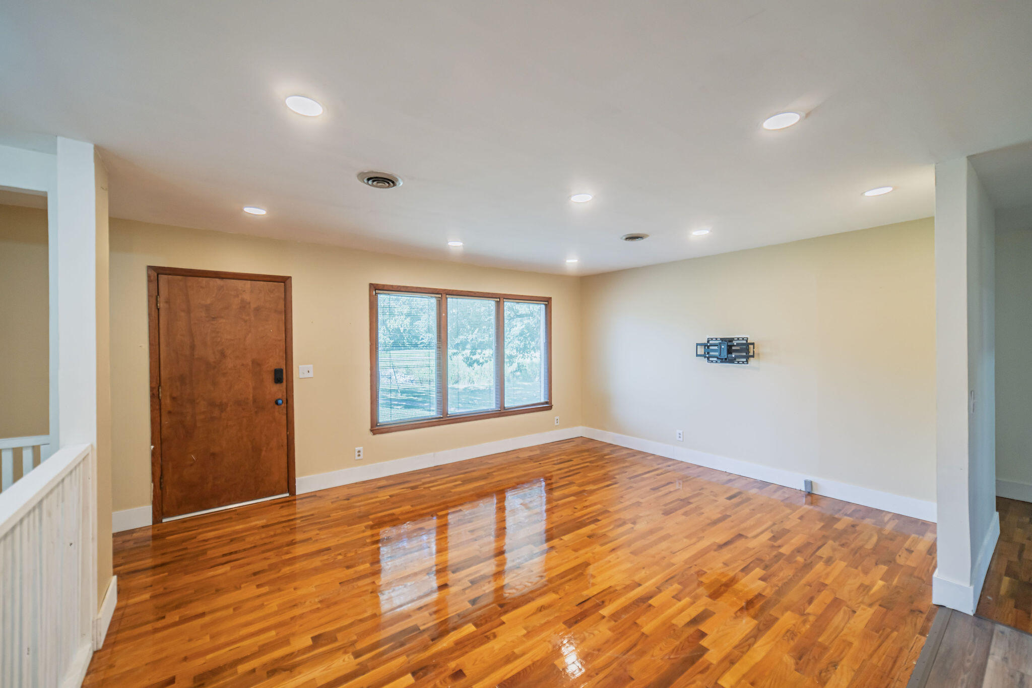 1299 Oak Park Boulevard Property Photo 5