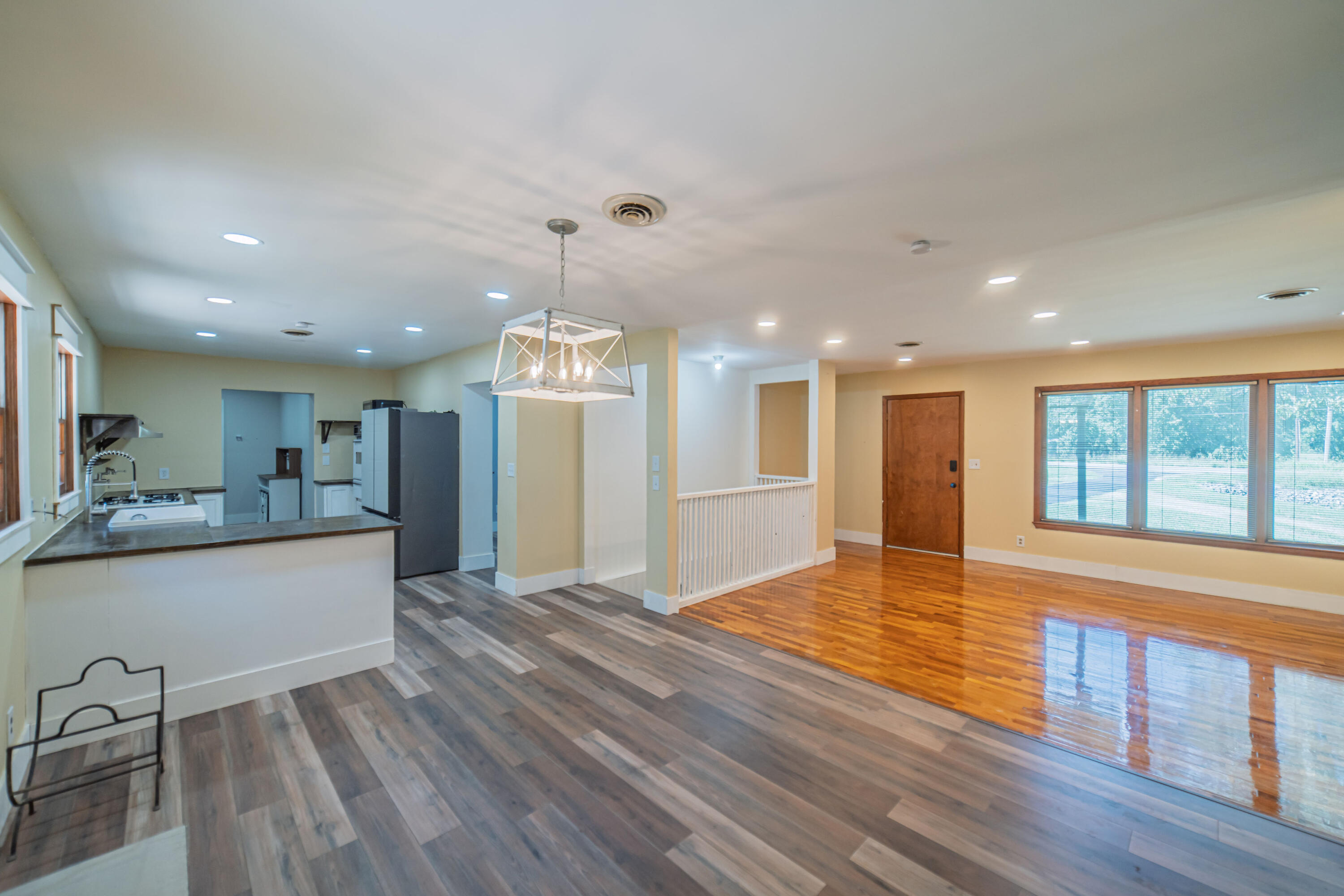 1299 Oak Park Boulevard Property Photo 8