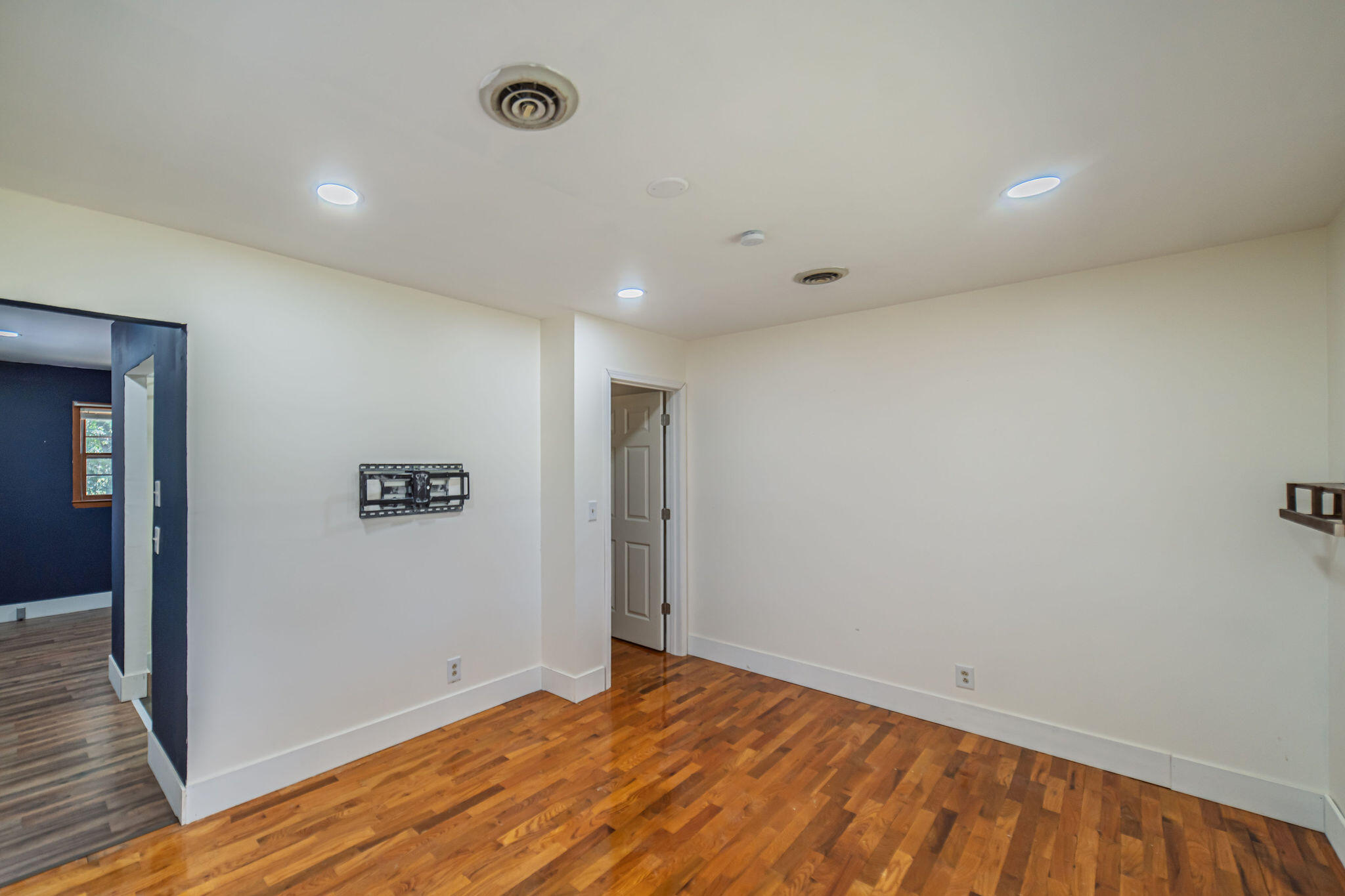 1299 Oak Park Boulevard Property Photo 15