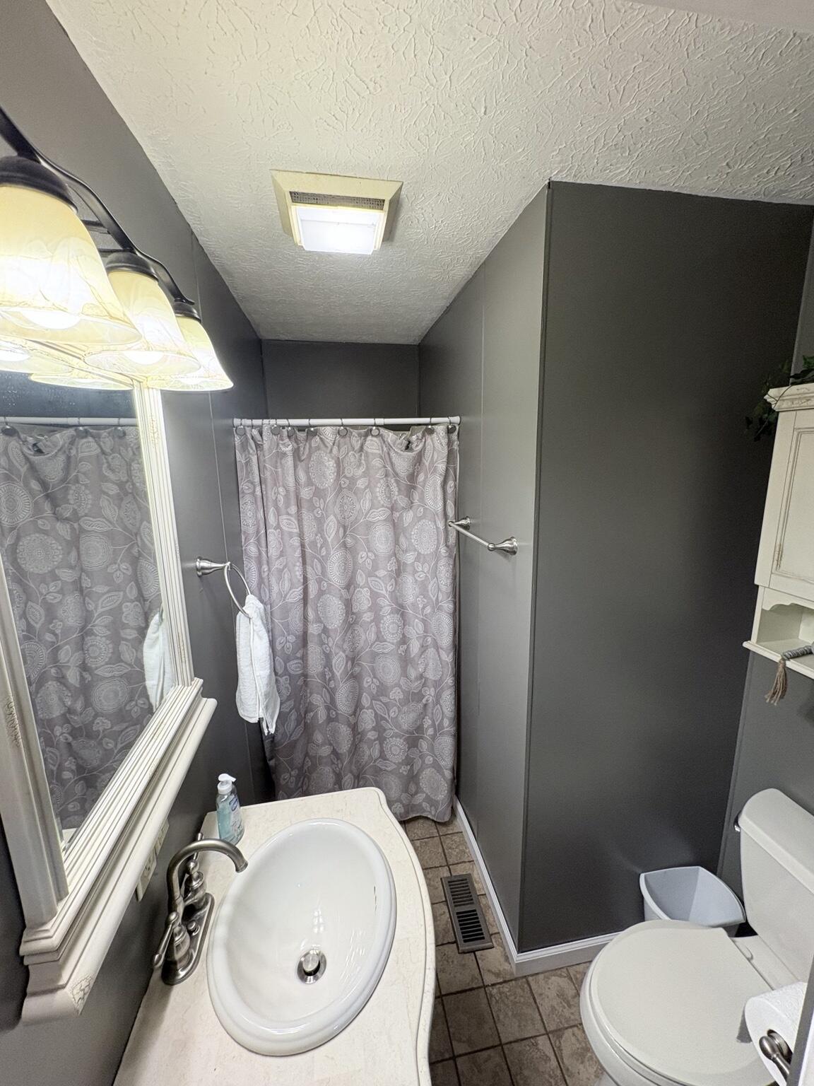 19 Minix Dr Drive Property Photo 8
